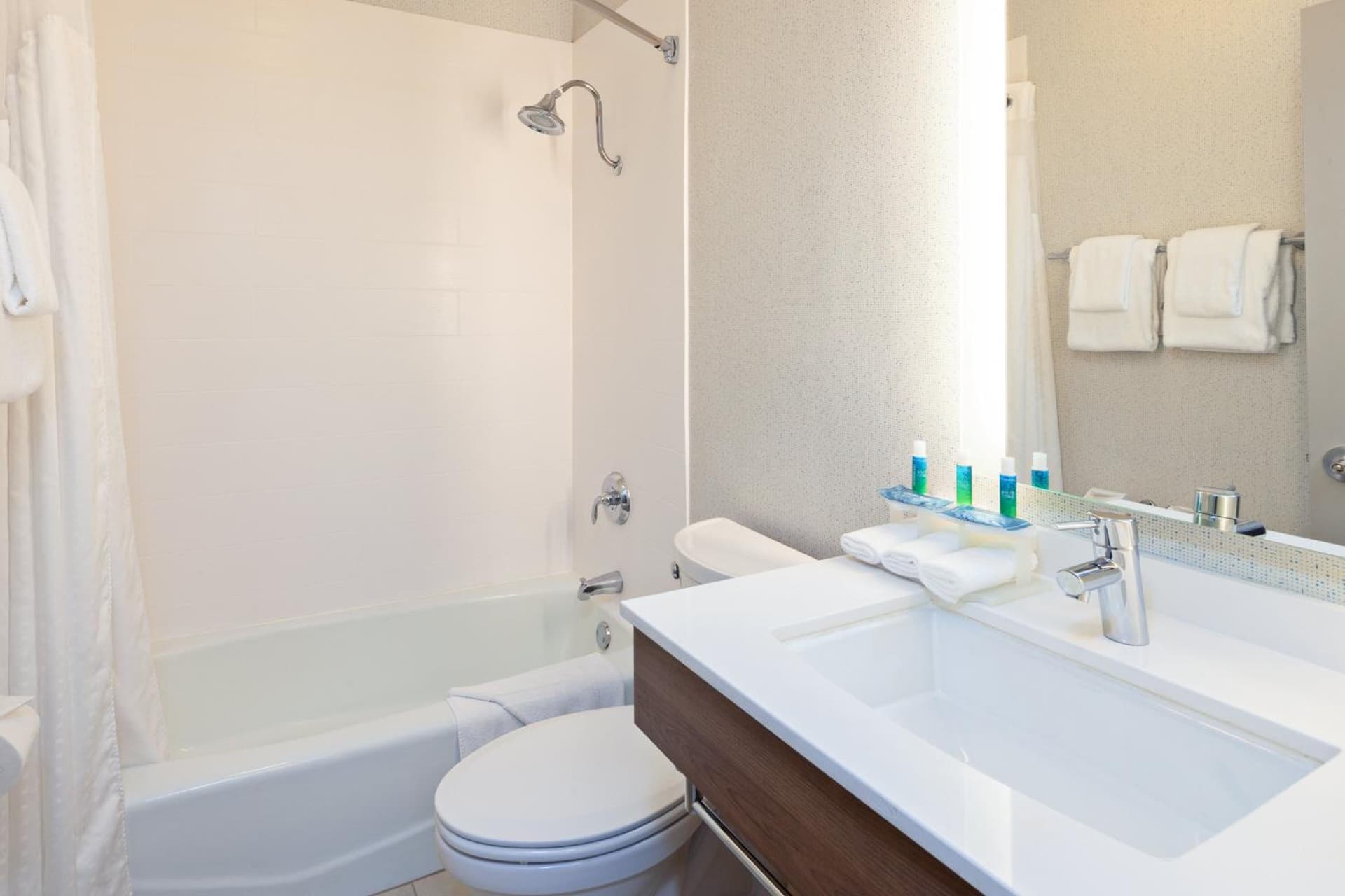 Holiday Inn Express Hotel & Suites San Diego-Escondido by IHG gallery photo in Escondido, CA — image 5