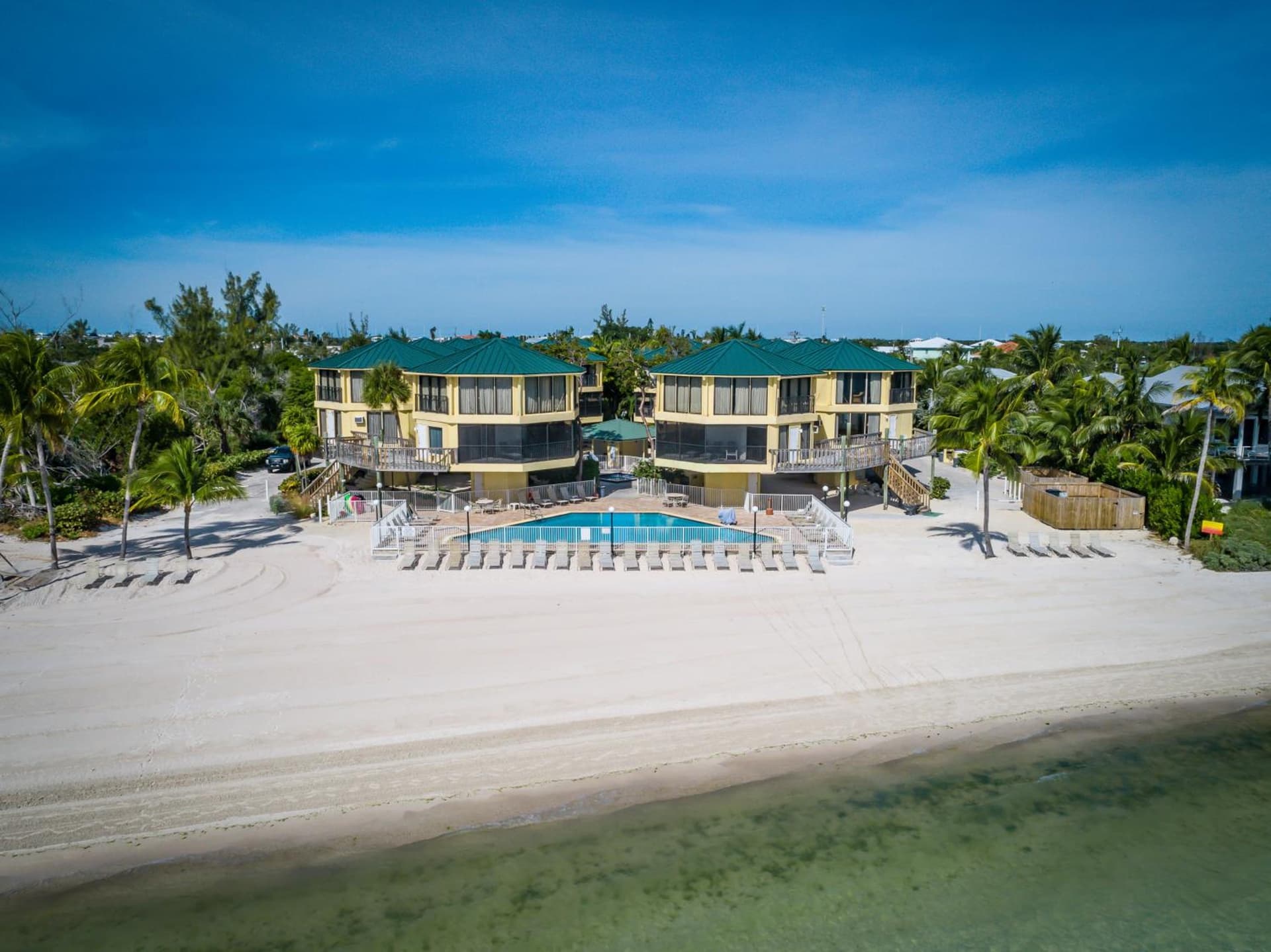 Coco Plum Beach & Tennis Club & Marina — hotel in Marathon, Florida
