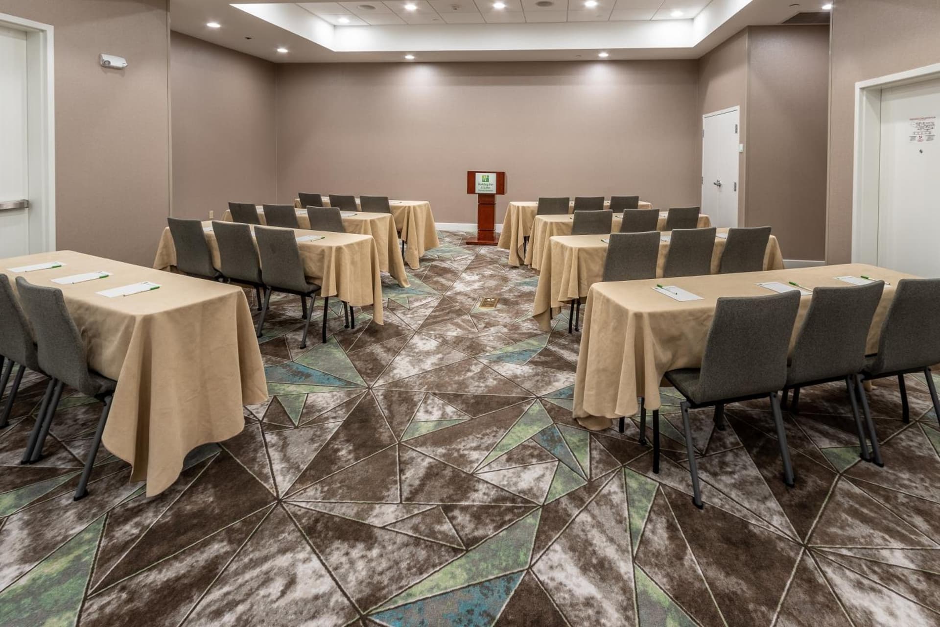 Holiday Inn & Suites Memphis - Wolfchase Galleria by IHG property views in Memphis, TN — gallery photo 3