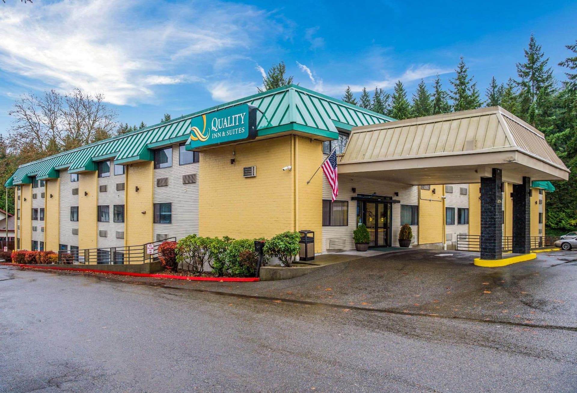 Quality Inn & Suites Lacey Olympia featured exterior or lobby in Lacey, WA — similar hotel