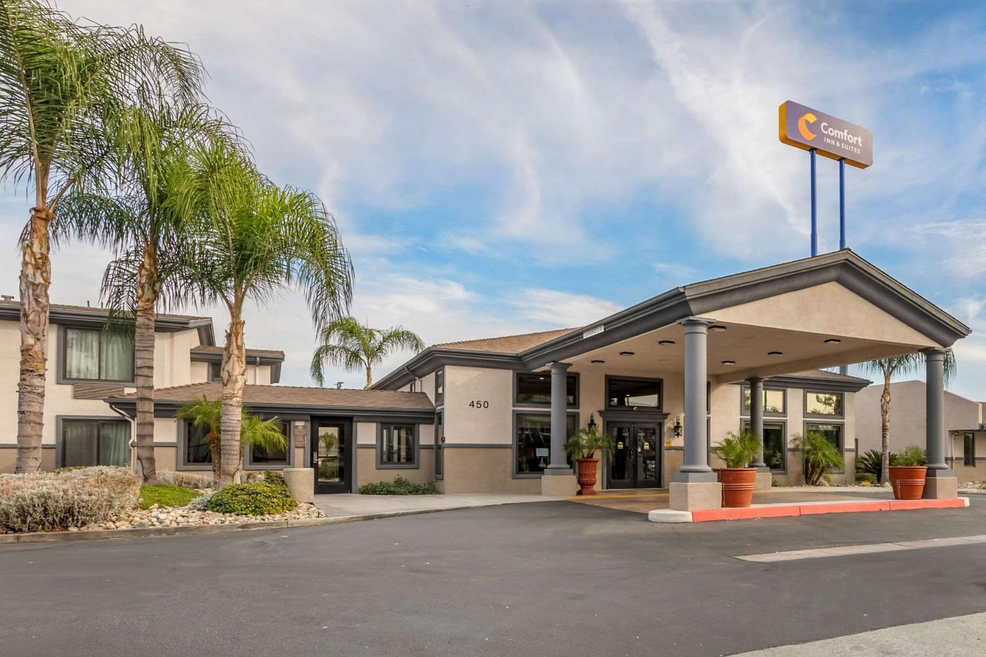 Comfort Inn & Suites San Bernardino property views in Colton, CA — gallery photo 3