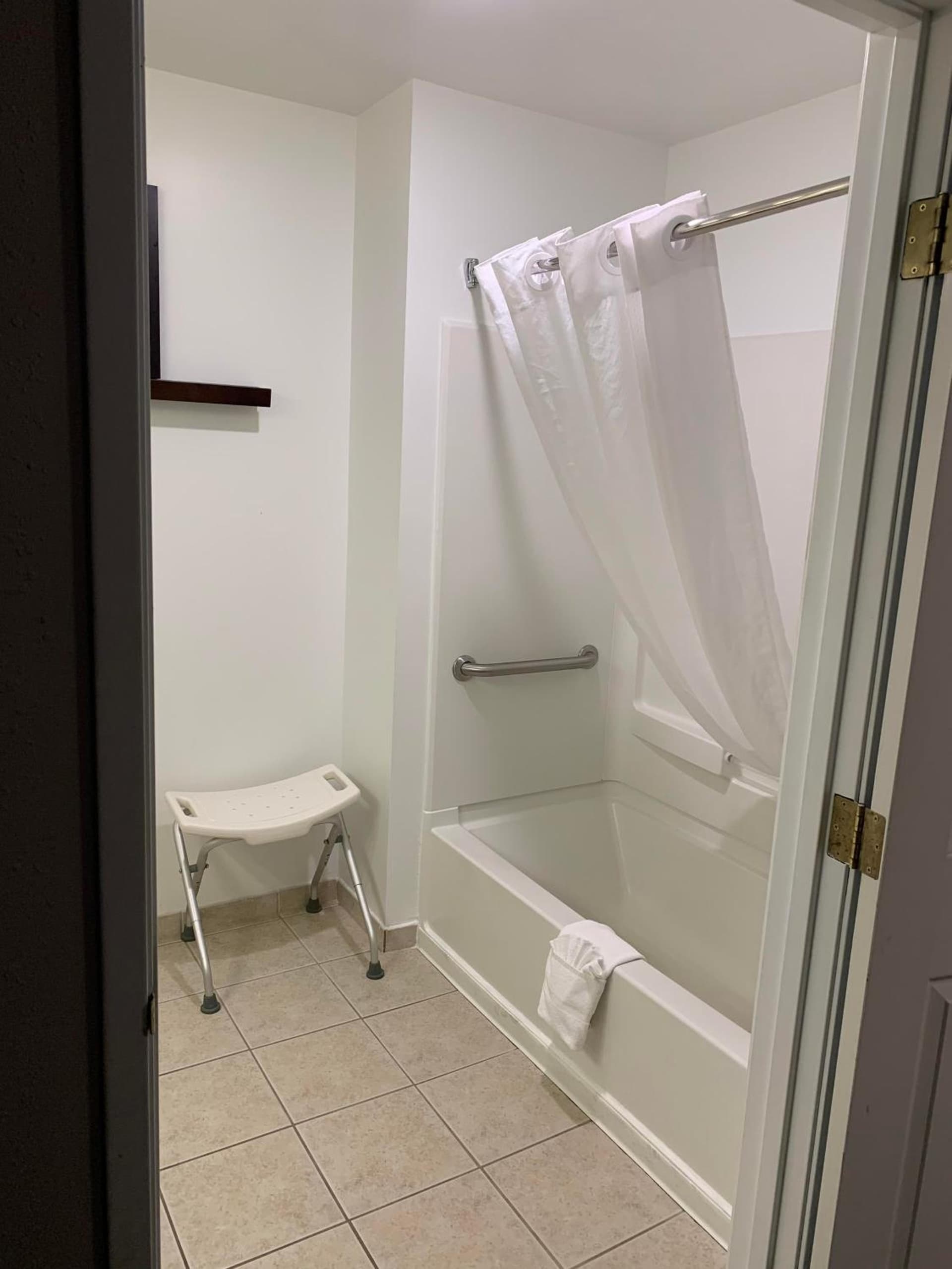 Country Inn & Suites by Radisson, Chambersburg, PA gallery photo in Chambersburg, PA — image 32