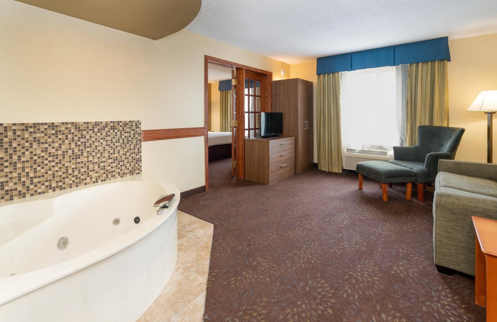 Holiday Inn Express St. Paul South - Inver Grove Heights by IHG property views in Inver Grove Heights, MN — gallery photo 3