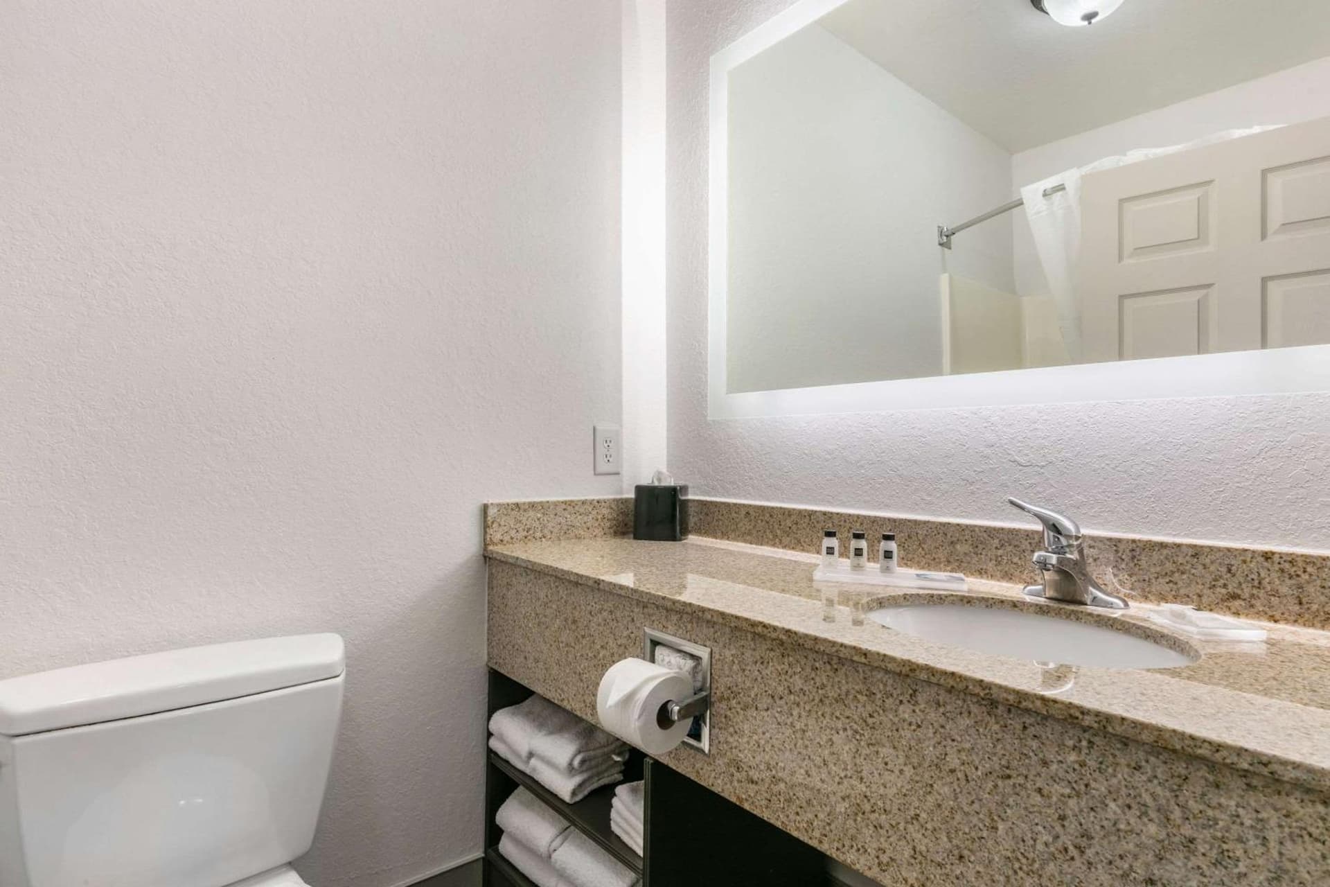 Clarion Pointe Columbus-Bradley Park property views in Columbus, GA — gallery photo 3