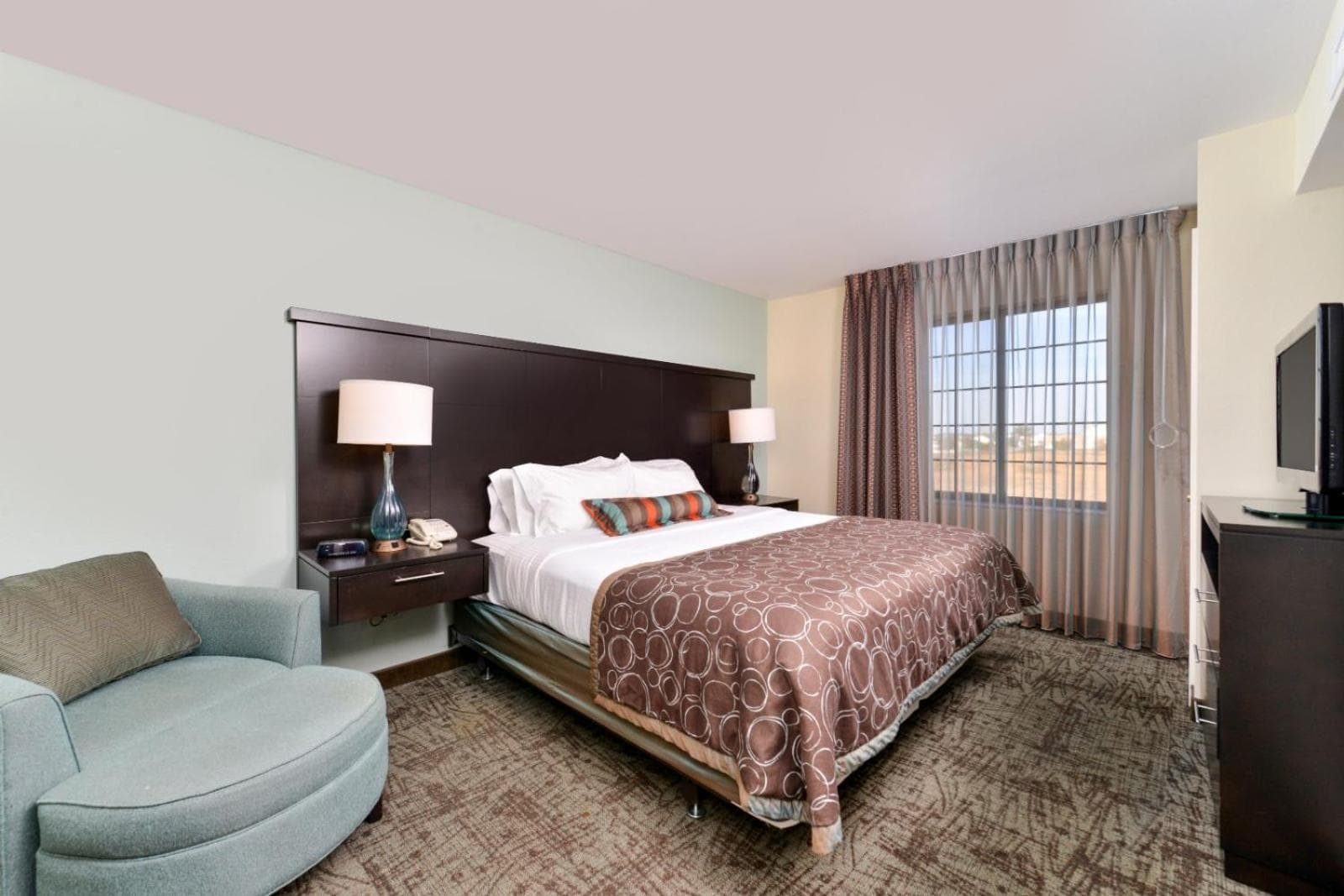 Staybridge Suites O'Fallon Chesterfield by IHG interior in O'Fallon, MO — gallery photo 2