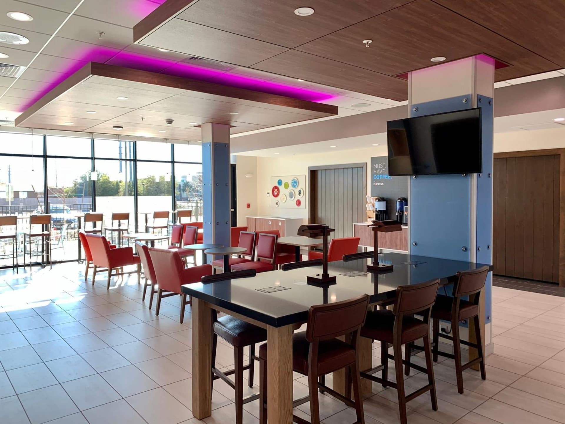 Holiday Inn Express & Suites - Phoenix North - Happy Valley by IHG gallery photo in Phoenix, AZ — image 27