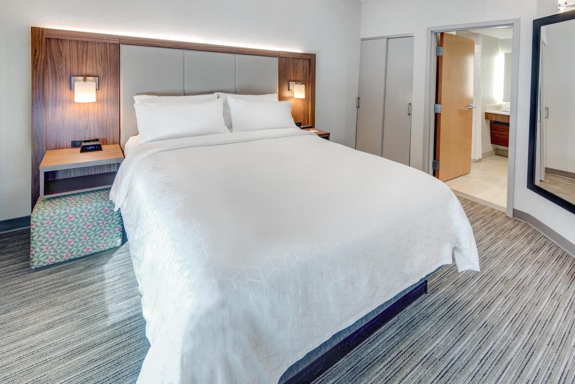 Holiday Inn Express & Suites West Long Branch - Eatontown by IHG gallery photo in West Long Branch, NJ — image 12