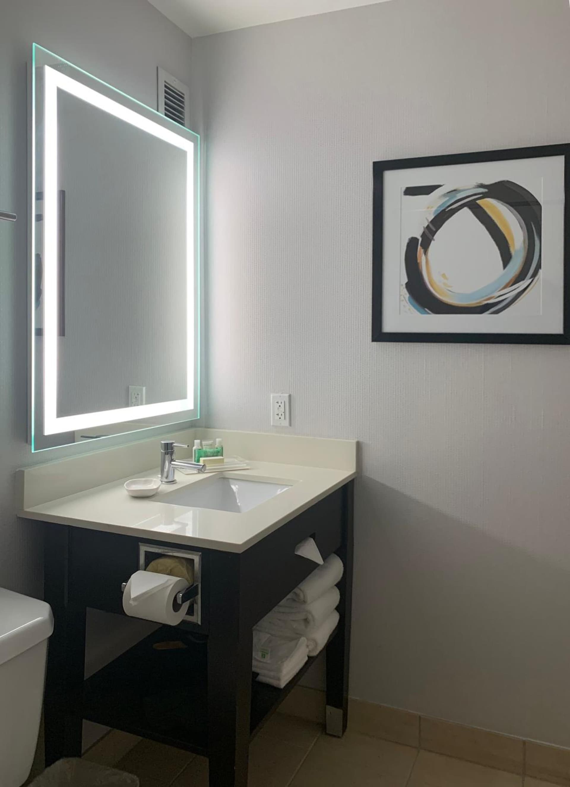 Holiday Inn Los Angeles - LAX Airport by IHG gallery photo in Los Angeles, CA — image 7