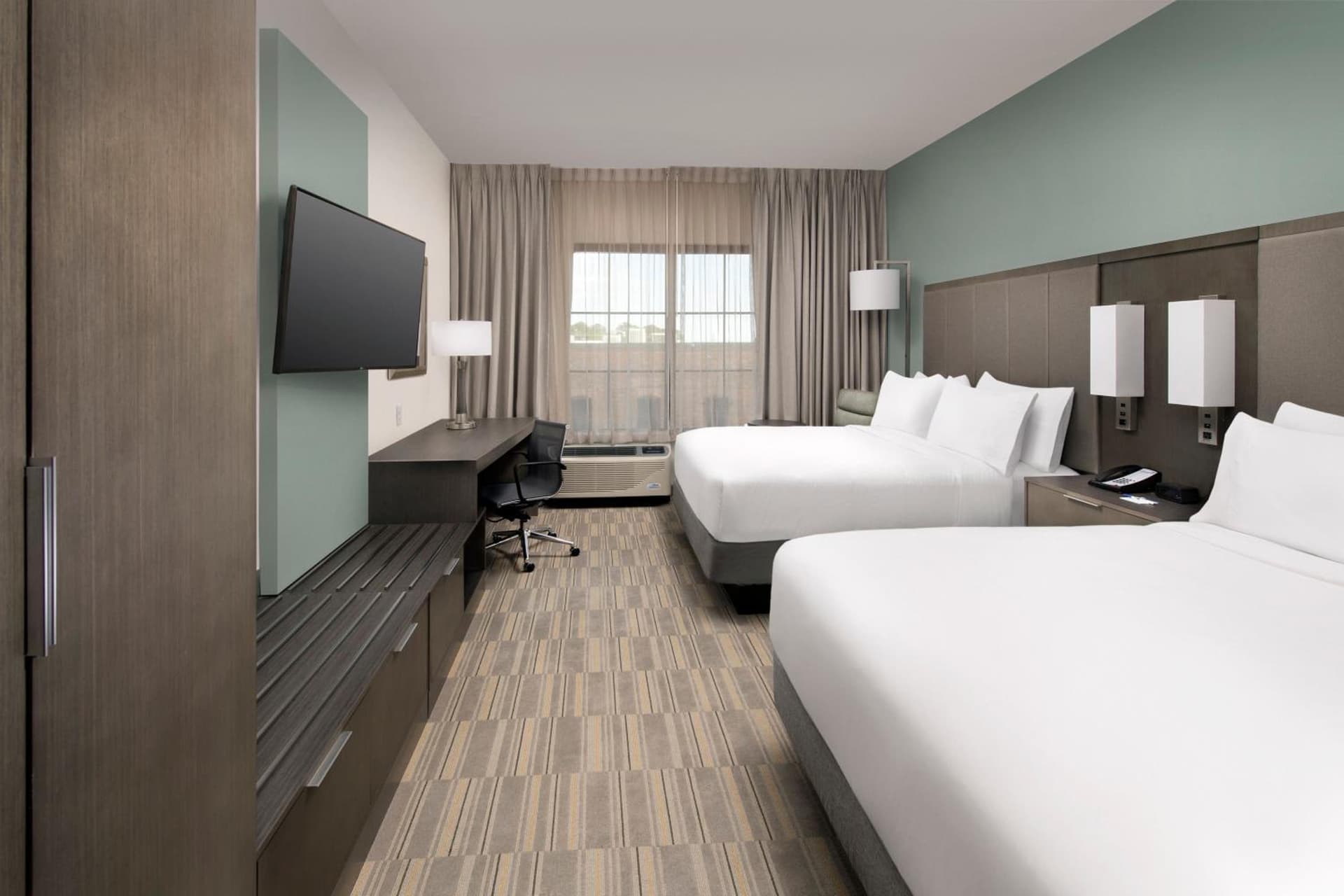 Holiday Inn Express Pensacola Downtown by IHG gallery photo in Pensacola, FL — image 10