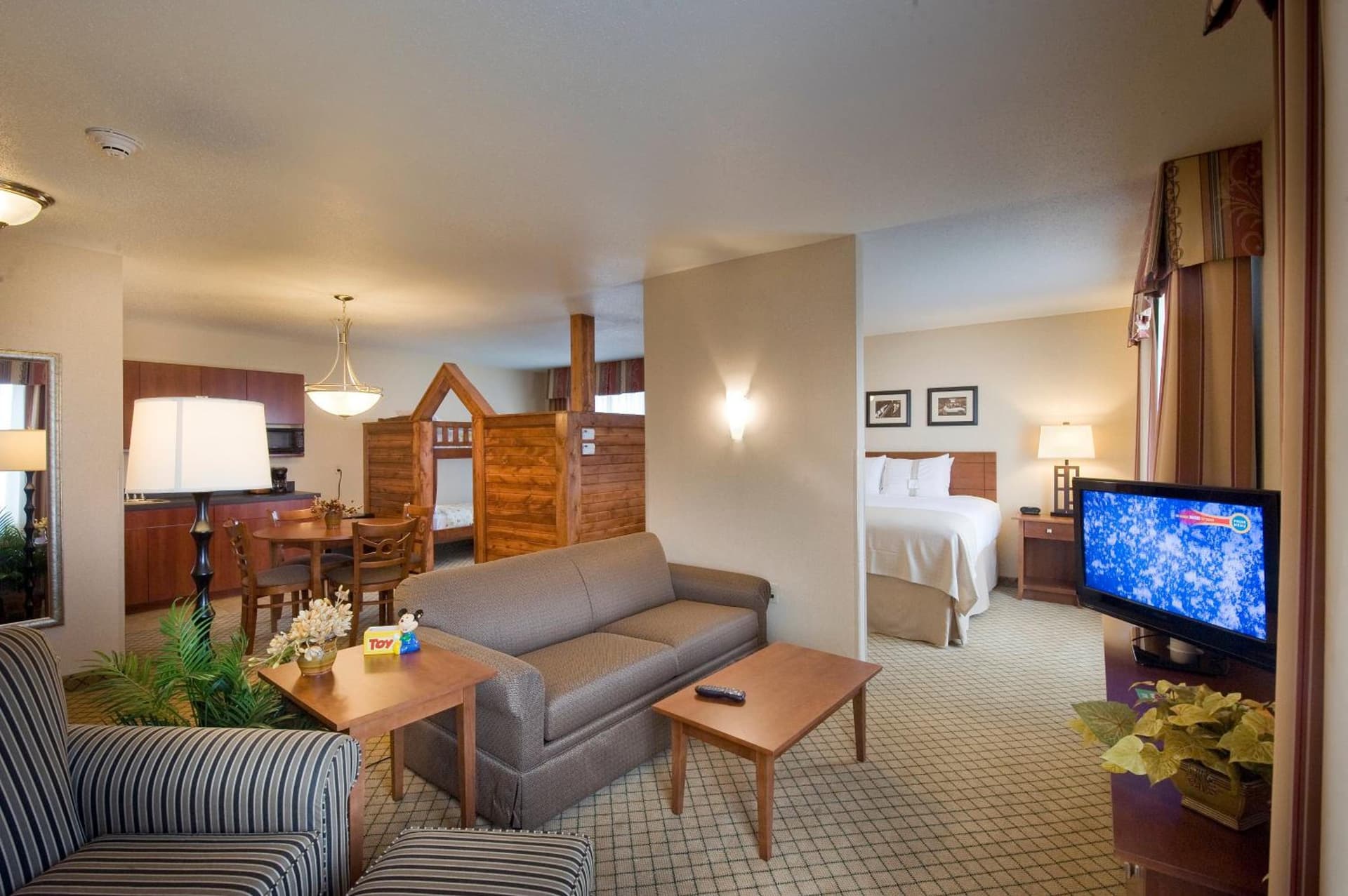 Holiday Inn Purdue - Fort Wayne by IHG property views in Fort Wayne, IN — gallery photo 3
