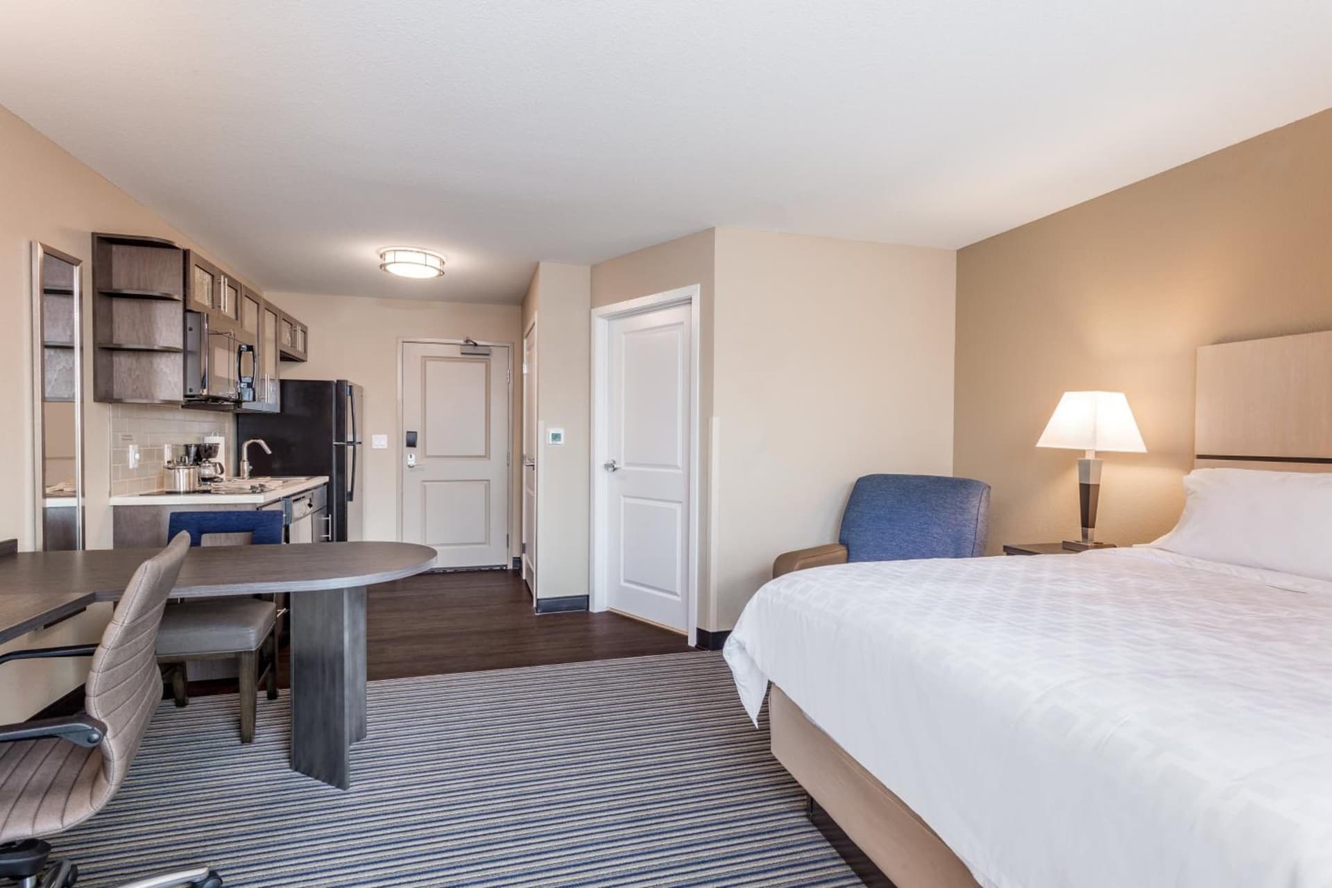 Candlewood Suites Eau Claire I-94 by IHG gallery photo in Eau Claire, WI — image 7