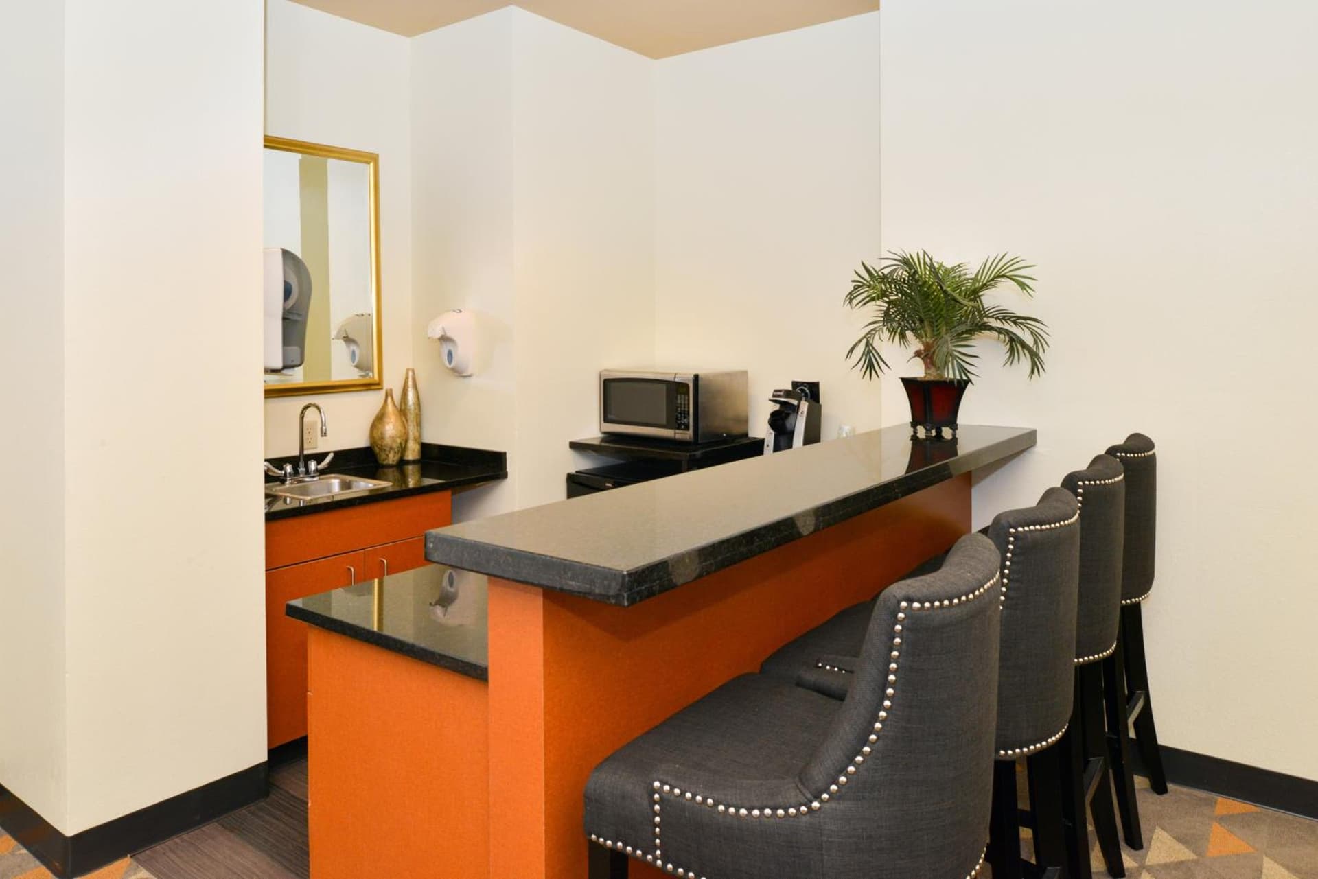 Holiday Inn Kansas City Airport by IHG gallery photo in Kansas City, KS — image 8