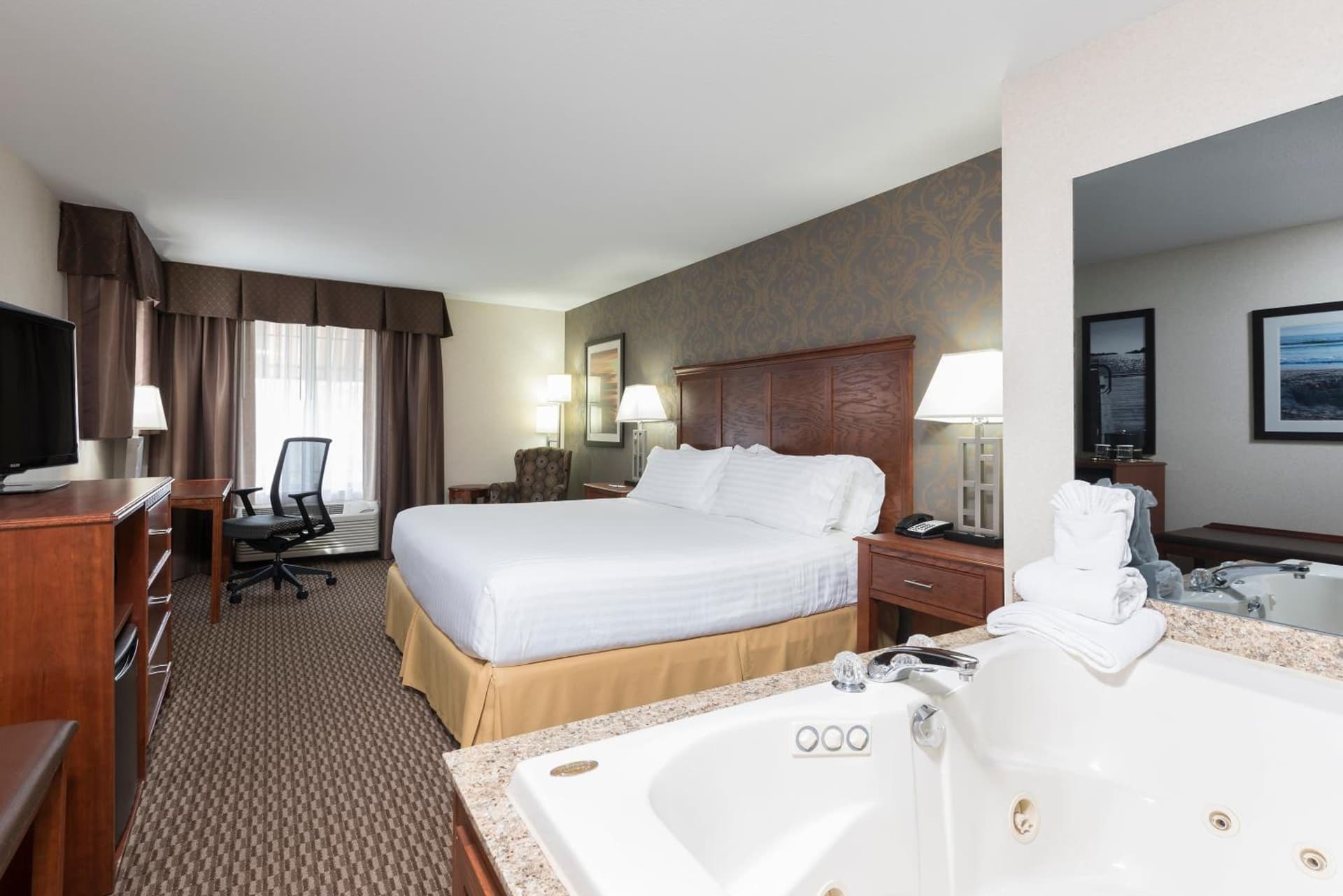 Holiday Inn Express Holland by IHG gallery photo in Holland, MI — image 5