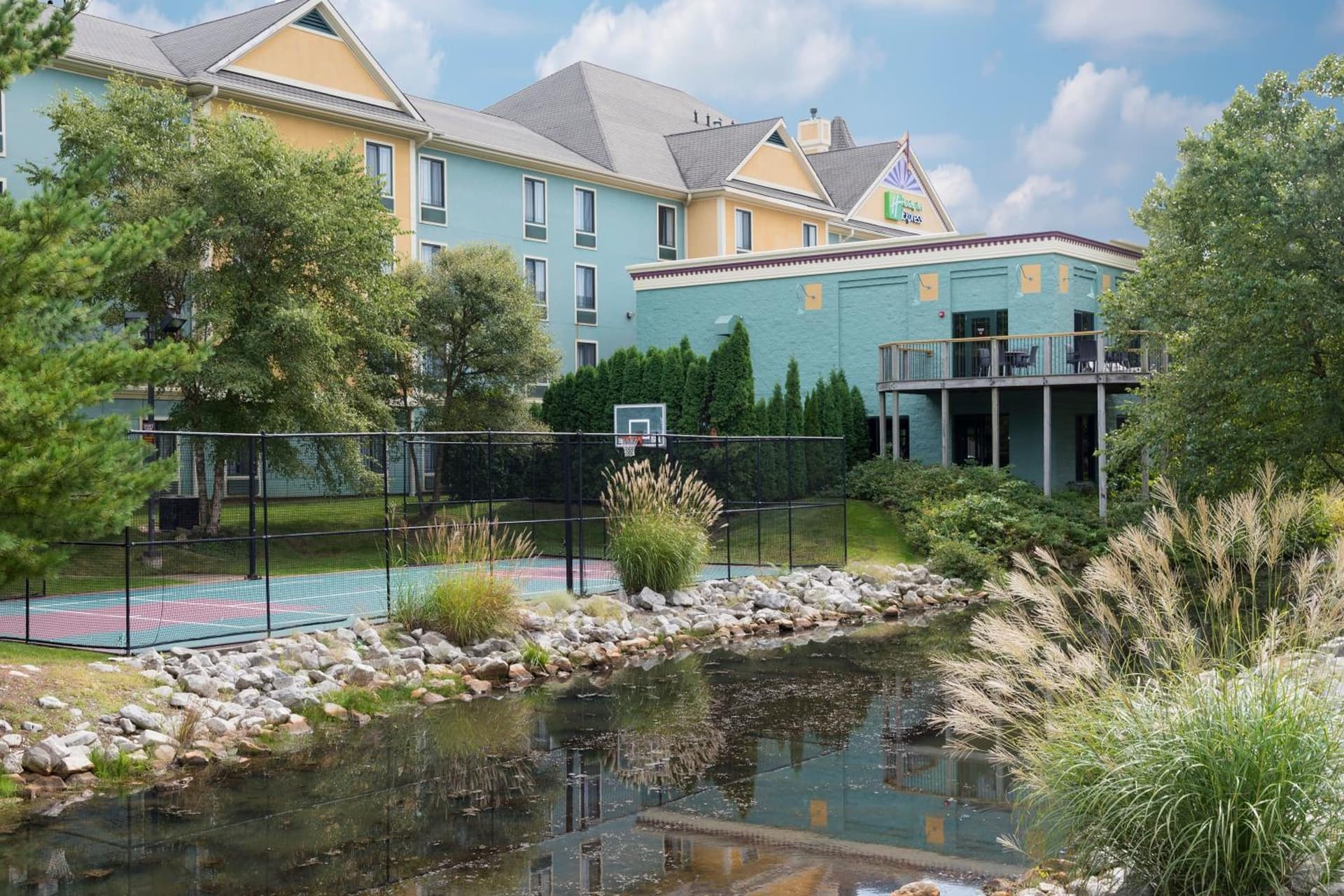 Holiday Inn Express Holland by IHG gallery photo in Holland, MI — image 17