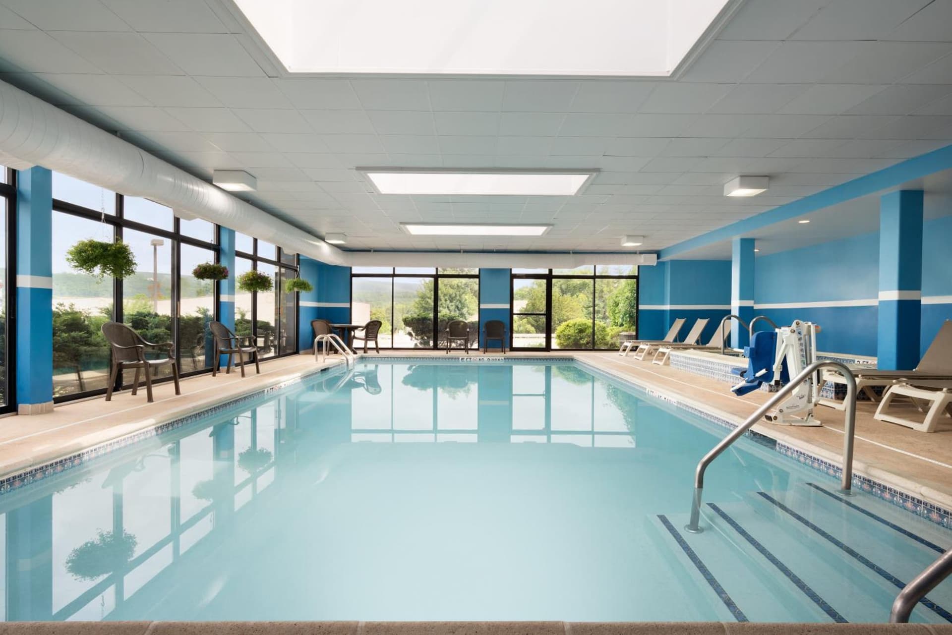Holiday Inn Express & Suites - North Brunswick by IHG property views in North Brunswick — gallery photo 3