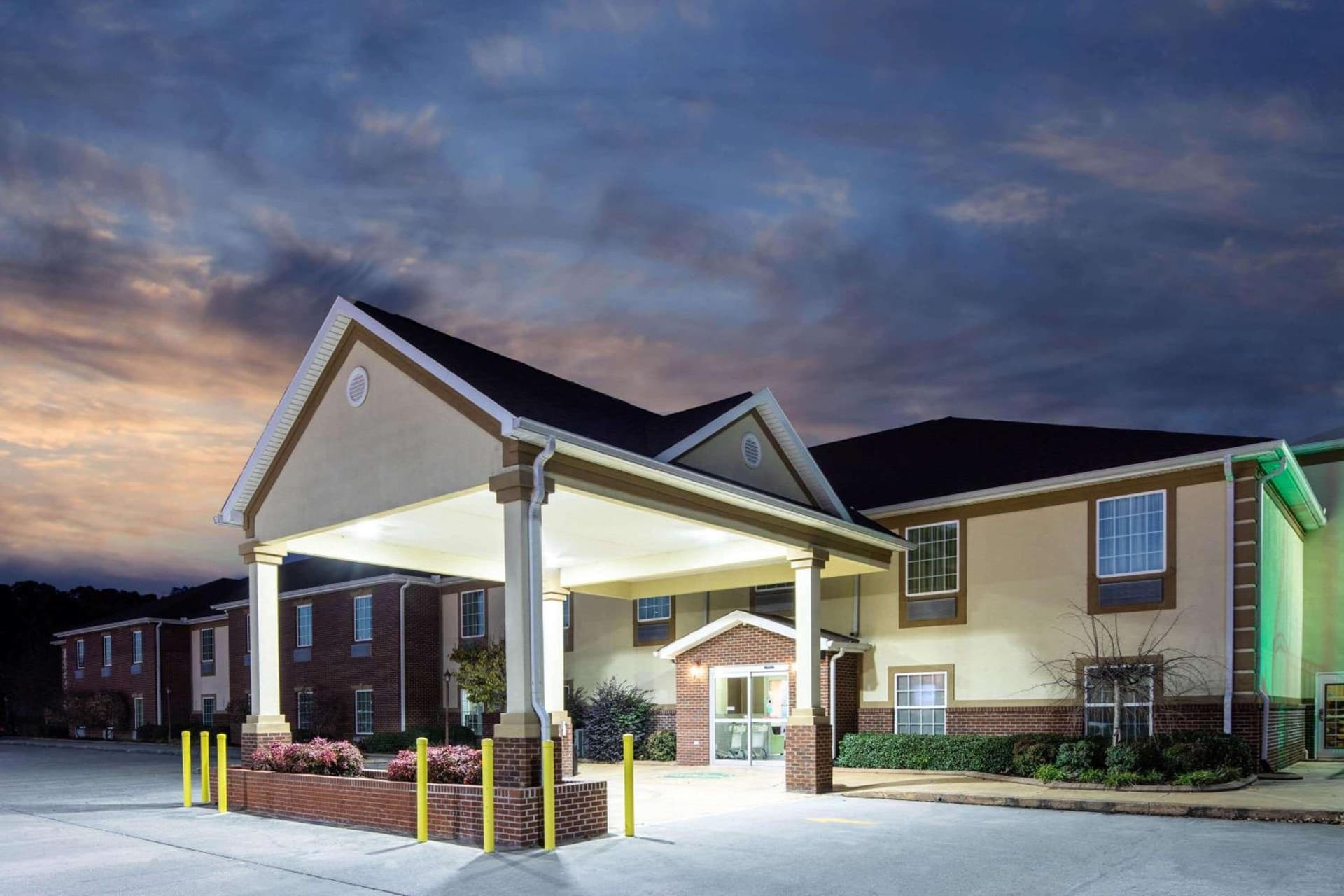 La Quinta Inn by Wyndham Calhoun South I-75 property views in Calhoun, GA — gallery photo 3