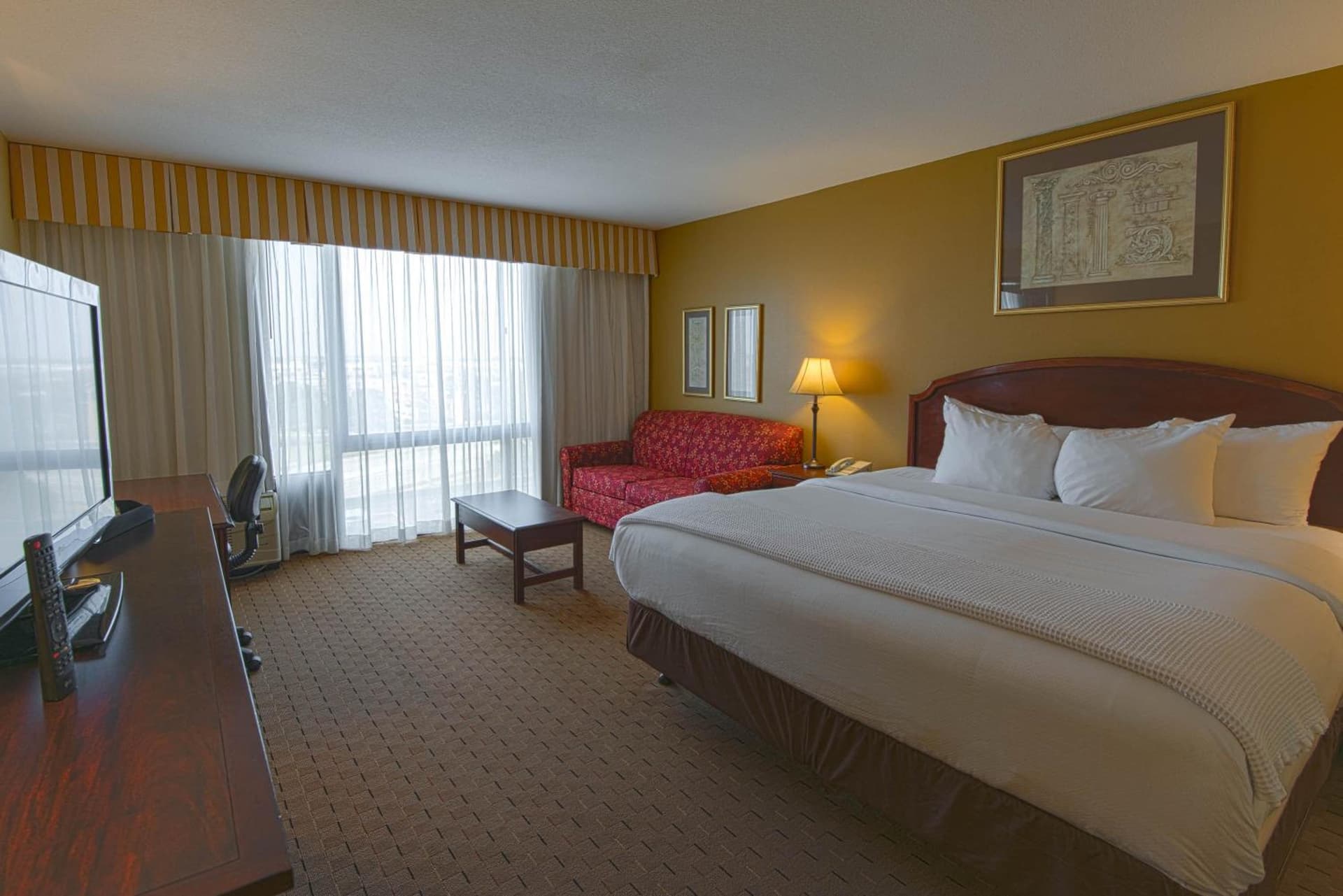 MCM Elegante Hotel & Suites Lubbock gallery photo in Lubbock, TX — image 5