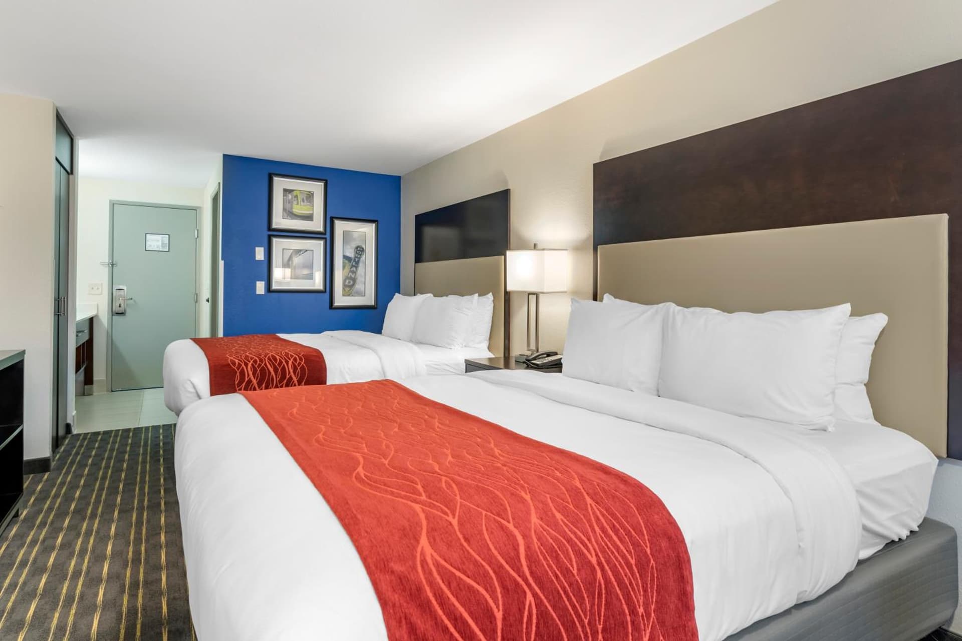 Comfort Inn & Suites Tigard near Washington Square interior in Tigard, OR — gallery photo 2