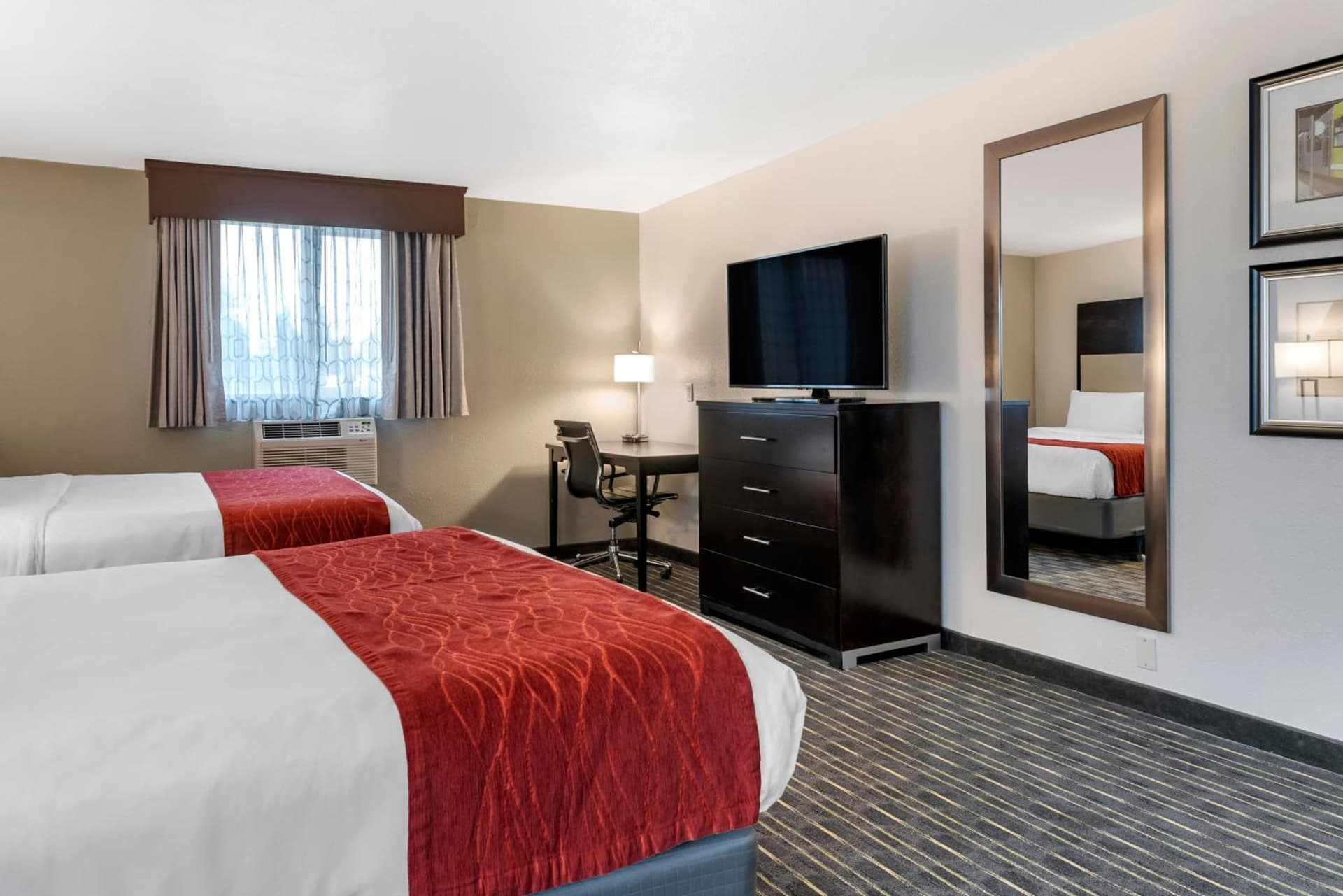 Comfort Inn & Suites Tigard near Washington Square property views in Tigard, OR — gallery photo 3