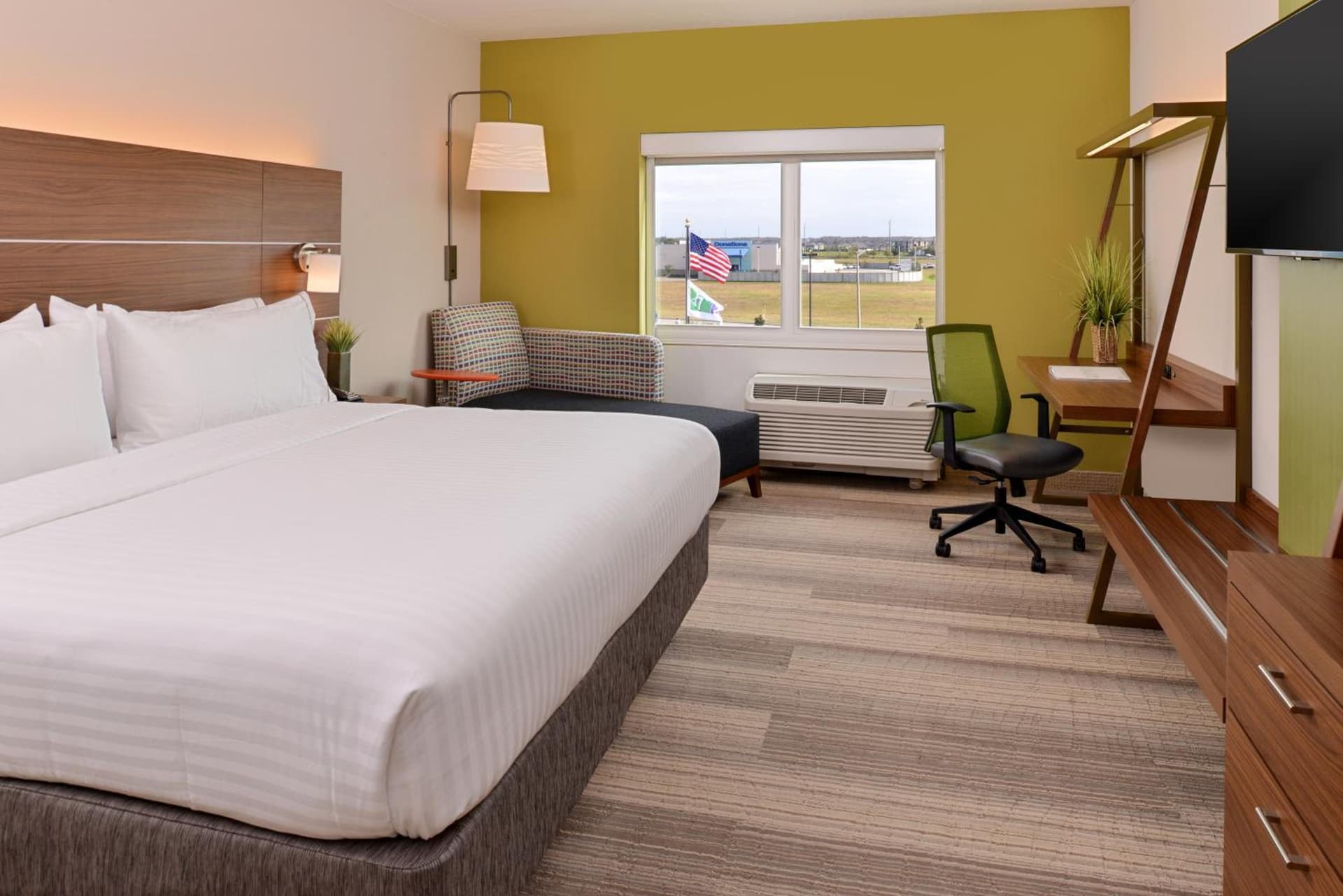 Holiday Inn Express & Suites - St. Petersburg - Madeira Beach by IHG gallery photo in St Petersburg, FL — image 46