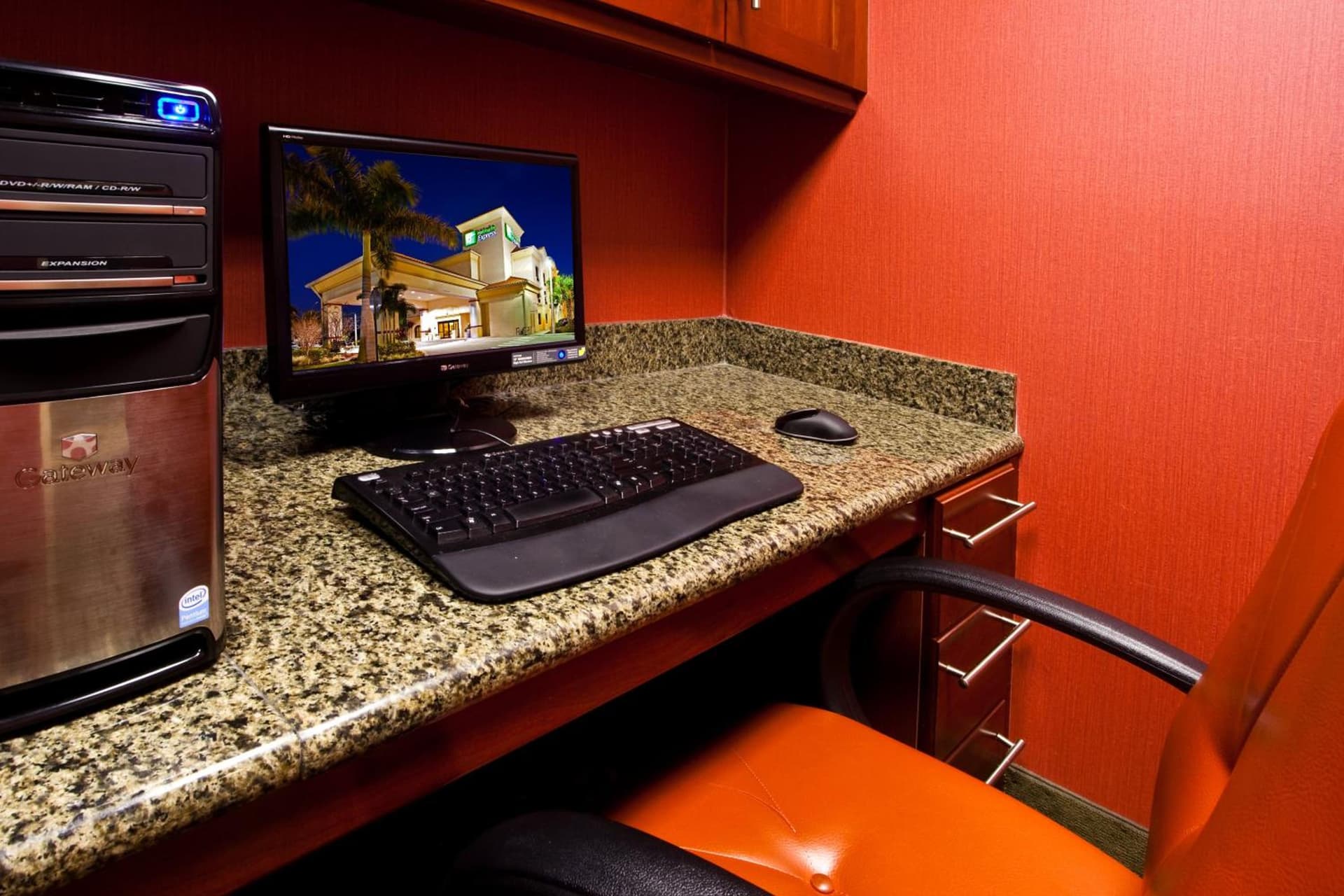 Holiday Inn Express Stuart by IHG interior in Stuart, FL — gallery photo 2