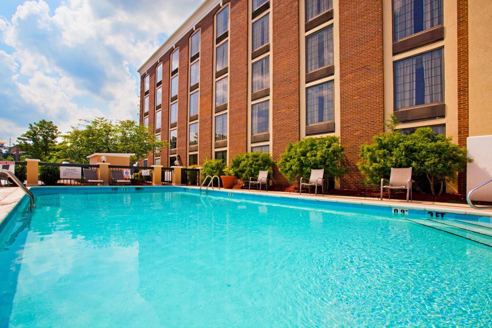 Holiday Inn Express Winston-Salem Medical Ctr Area gallery photo in Winston-Salem, NC — image 8