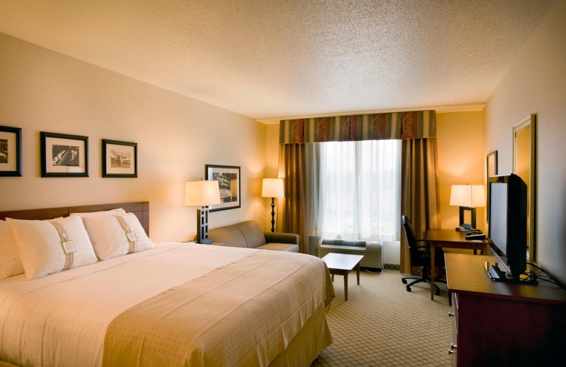 Holiday Inn Purdue - Fort Wayne by IHG gallery photo in Fort Wayne, IN — image 4
