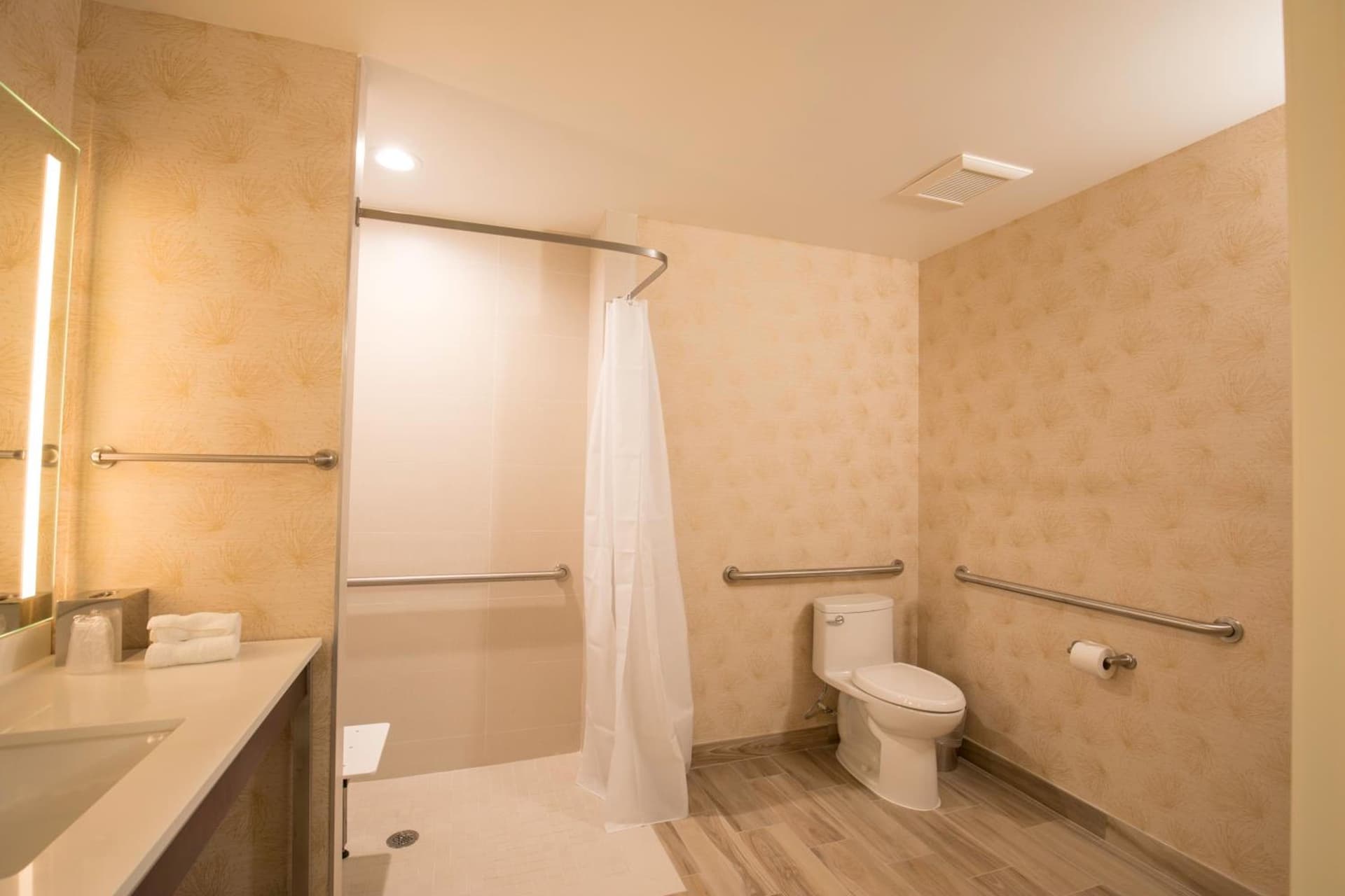Holiday Inn El Monte - Los Angeles by IHG gallery photo in El Monte, CA — image 61