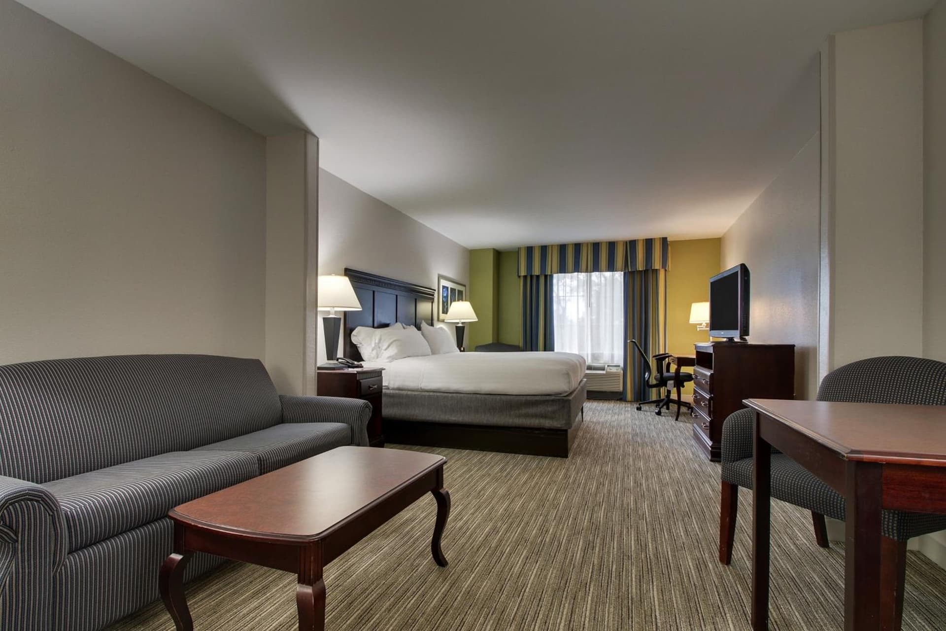 Holiday Inn Express Hotel & Suites Middleboro Raynham by IHG gallery photo in Middleboro, MA — image 26