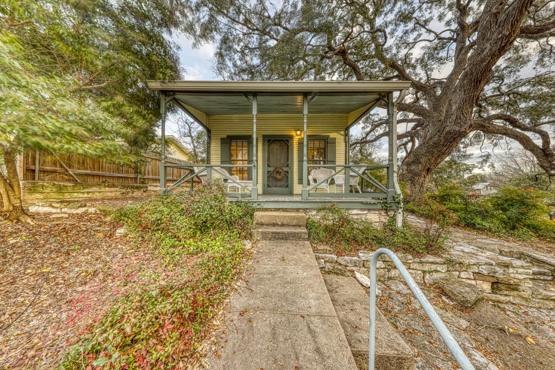 The Oak House featured exterior or lobby in Fredericksburg, TX — similar hotel