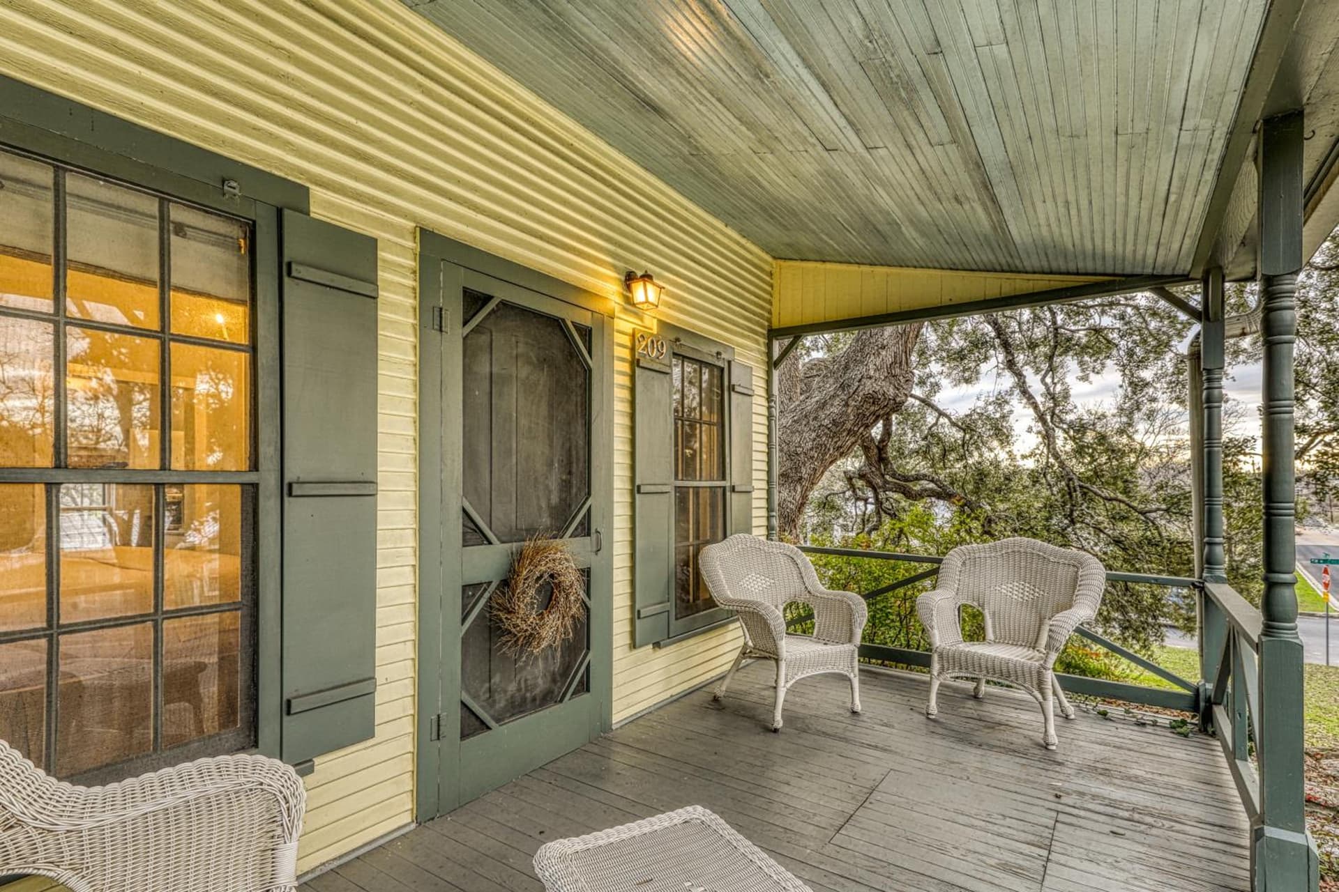 The Oak House property views in Fredericksburg, TX — gallery photo 3