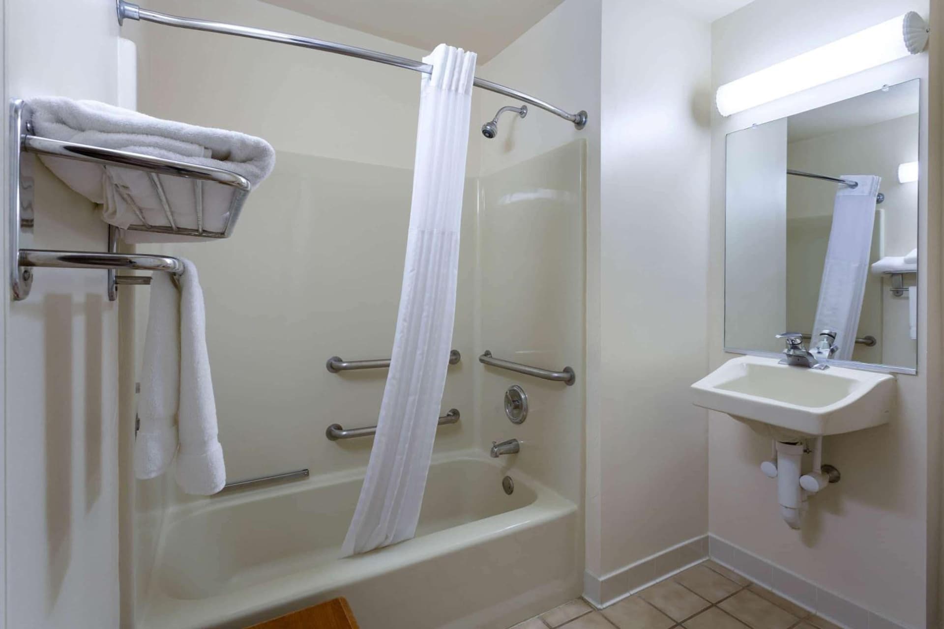 Hawthorn Suites by Wyndham Allentown-Fogelsville gallery photo in Fogelsville — image 17