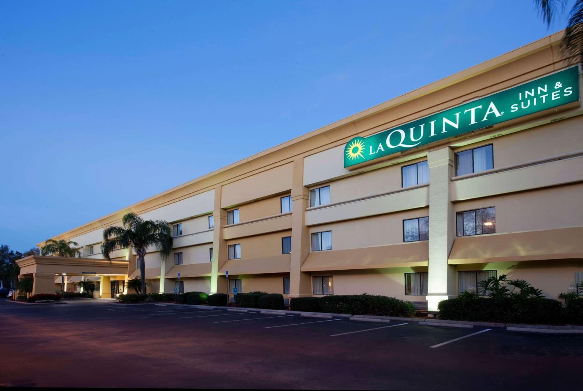 La Quinta by Wyndham Tampa Fairgrounds - Casino gallery photo in Tampa, FL — image 5