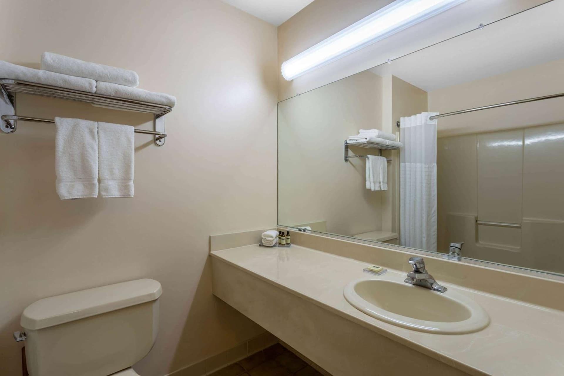 Hawthorn Suites by Wyndham Allentown-Fogelsville gallery photo in Fogelsville — image 40
