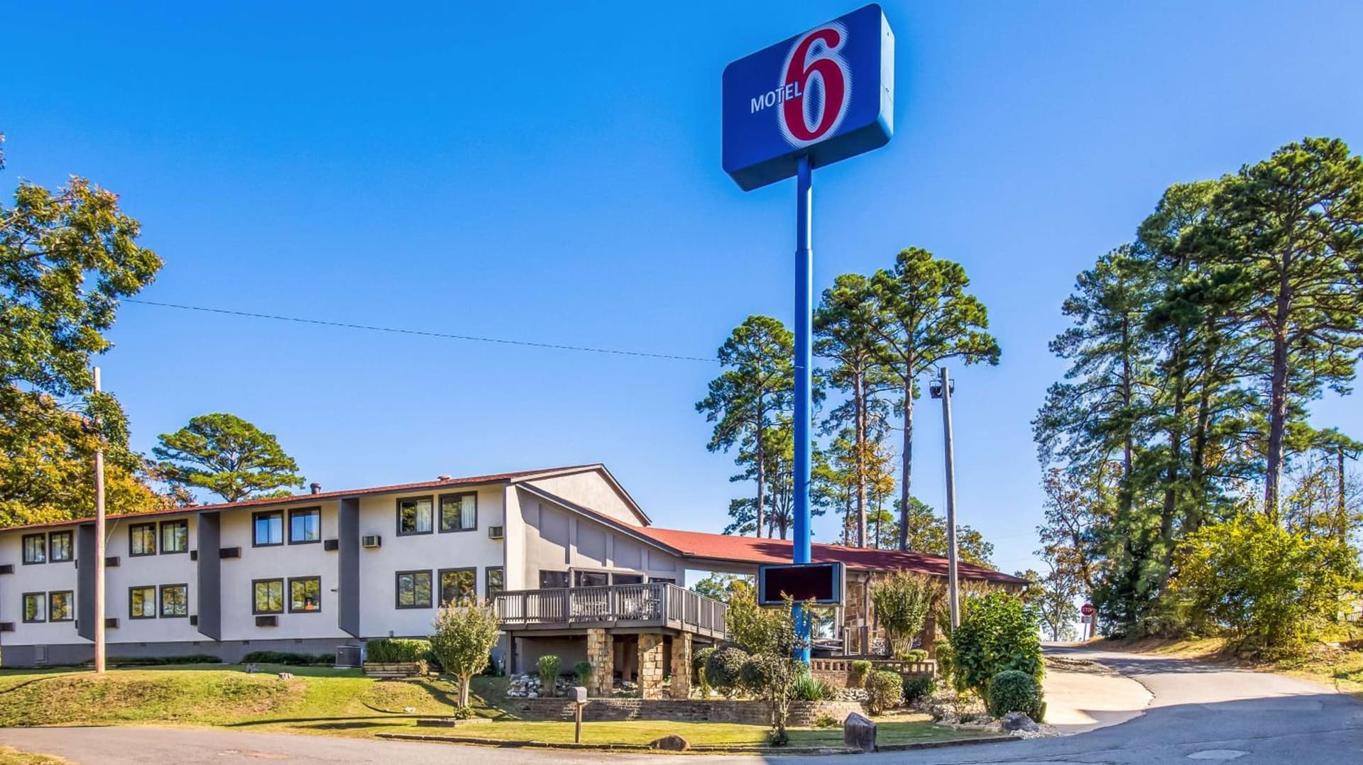 Motel 6-Hot Springs, AR interior in Hot Springs, AR — gallery photo 2