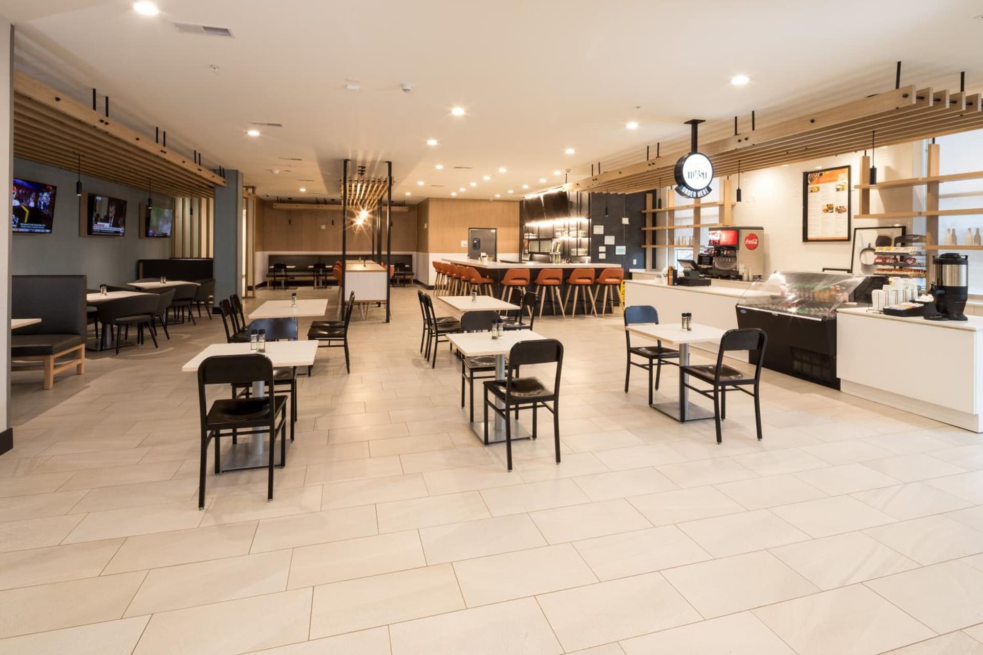 Holiday Inn & Suites Kalamazoo West gallery photo in Kalamazoo, MI — image 24