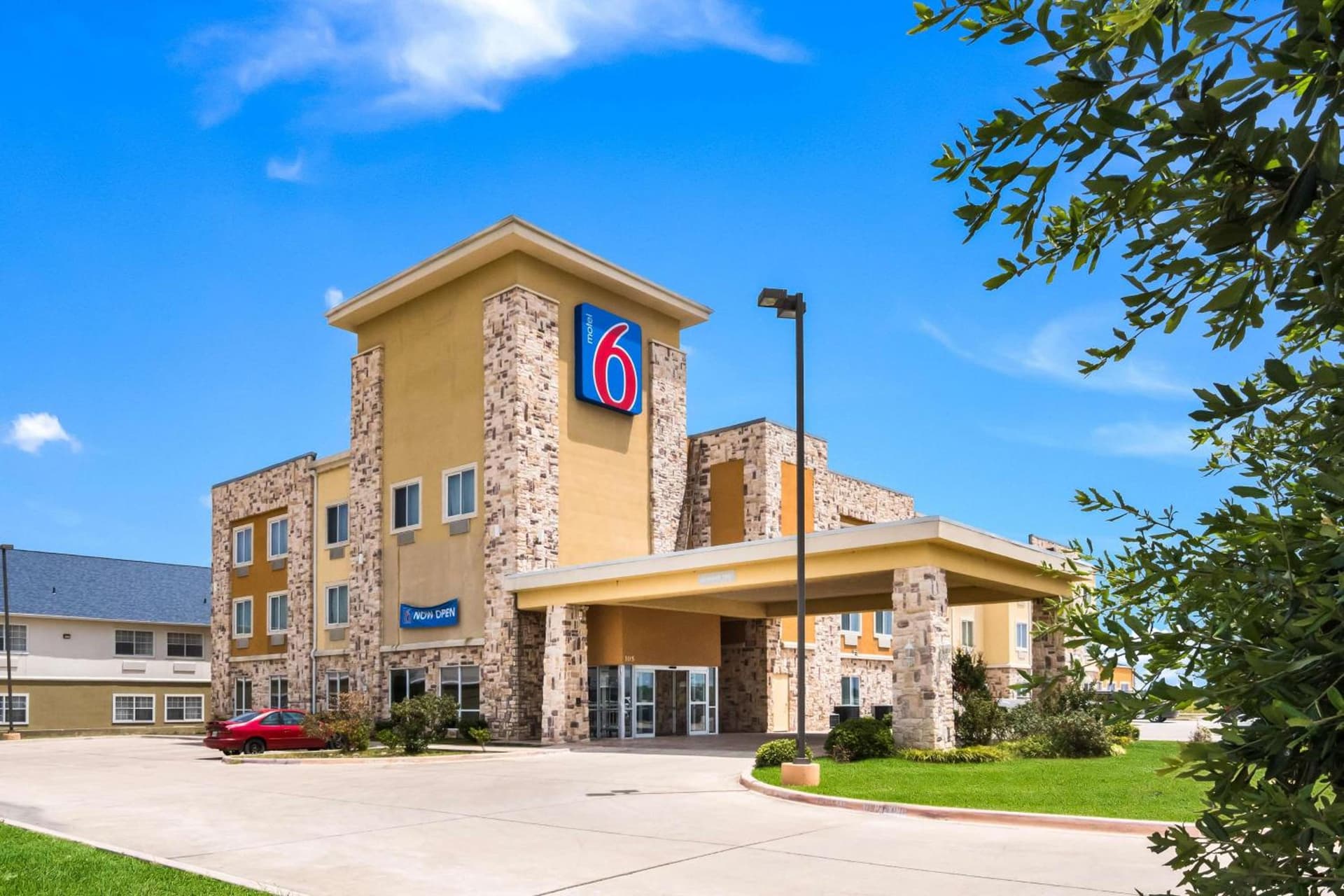 Motel 6-Mineral Wells, TX featured exterior or lobby in Mineral Wells, TX — similar hotel