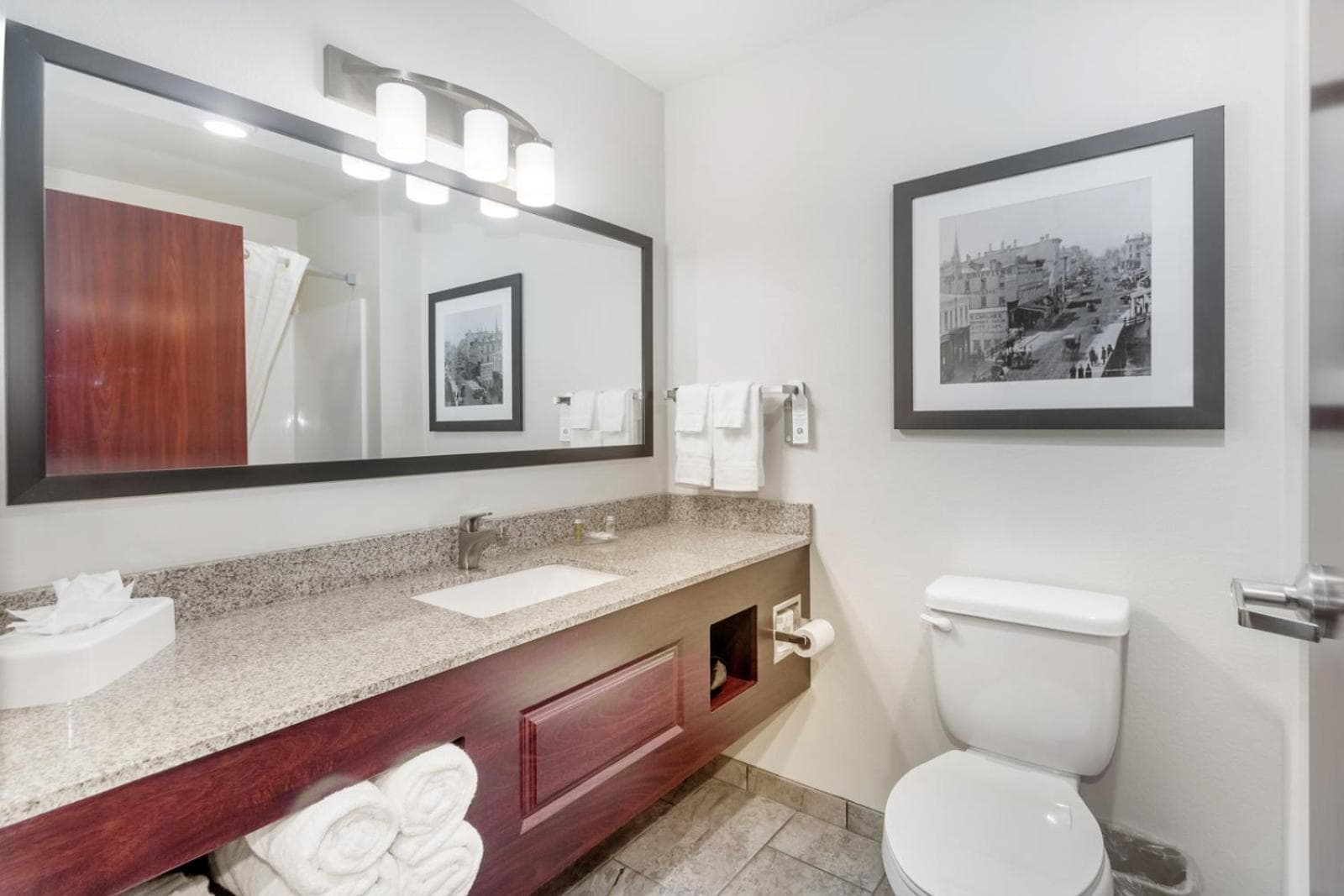Cobblestone Hotel & Suites - Janesville gallery photo in Janesville, WI — image 41