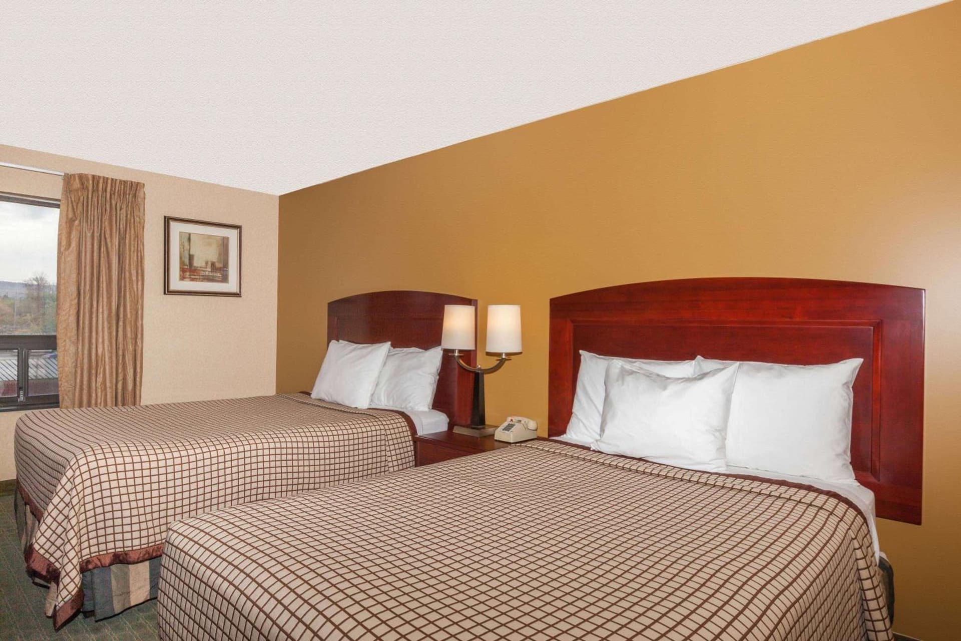 Days Inn by Wyndham Utica gallery photo in Utica, NY — image 9