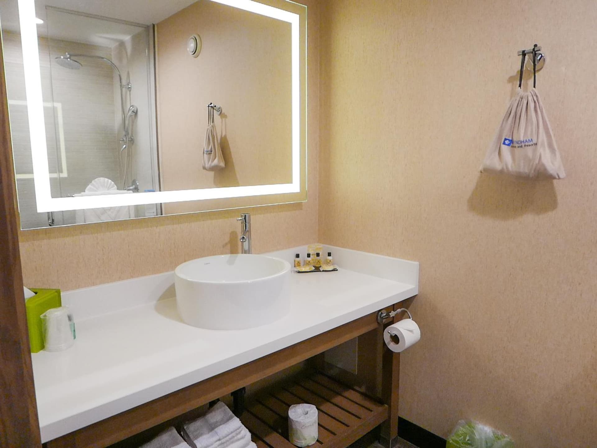 Wyndham Anaheim gallery photo in Anaheim, CA — image 10