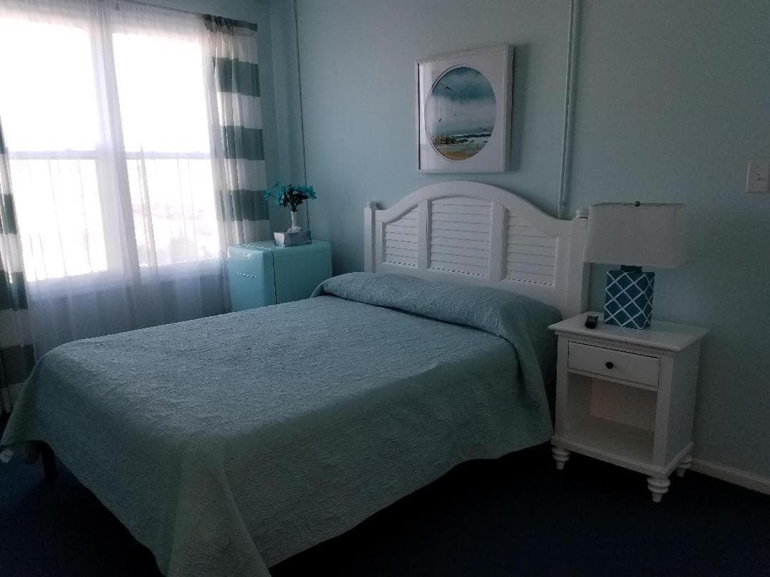 Mayfair Hotel interior in Belmar, NJ — gallery photo 2