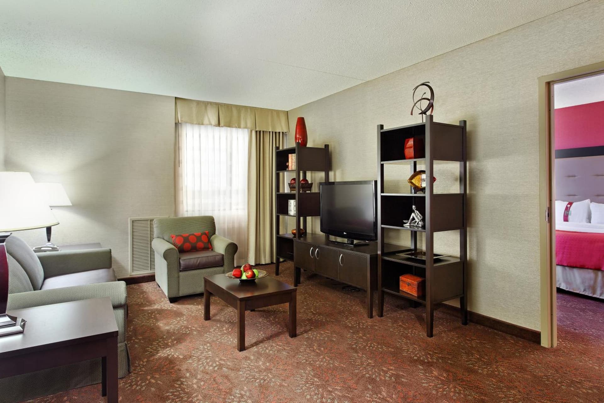 Holiday Inn Cincinnati Airport by IHG interior in Erlanger, KY — gallery photo 2