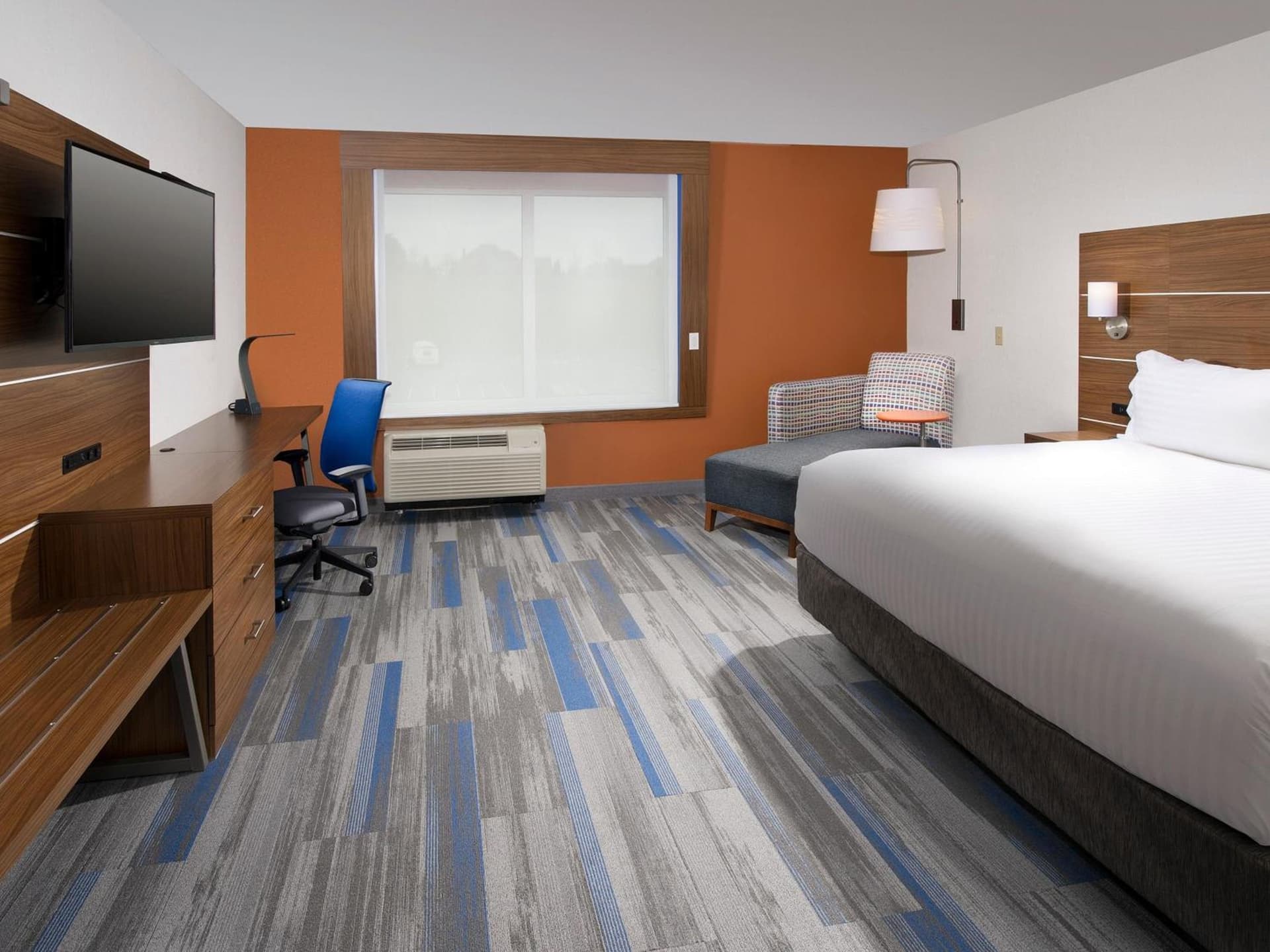Holiday Inn Express & Suites Memphis Arpt Elvis Presley Blv by IHG property views in Memphis, TN — gallery photo 3