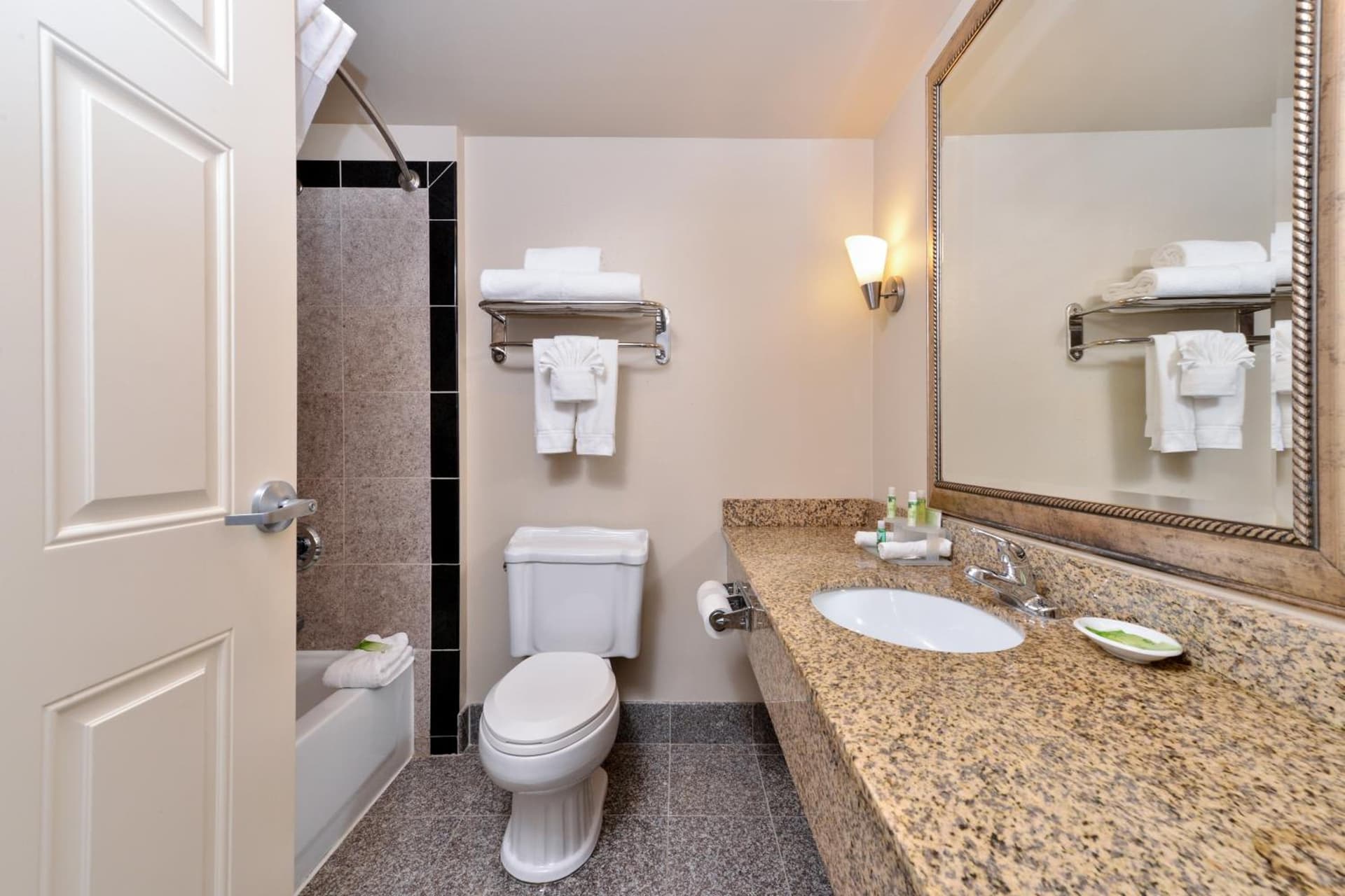 Holiday Inn Express & Suites Tacoma South - Lakewood by IHG gallery photo in Lakewood, WA — image 14