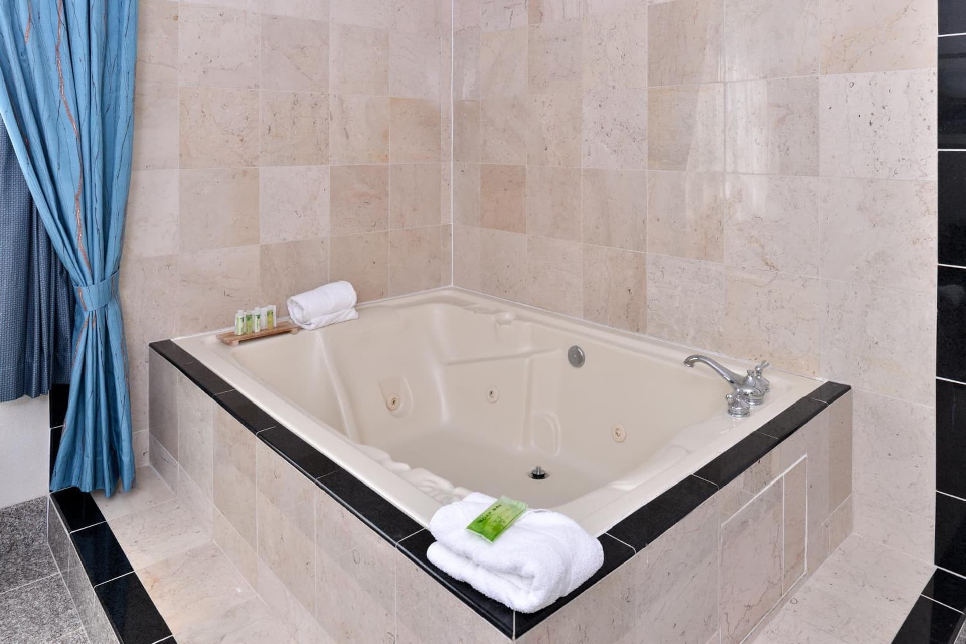 Holiday Inn Express & Suites Tacoma South - Lakewood by IHG gallery photo in Lakewood, WA — image 56