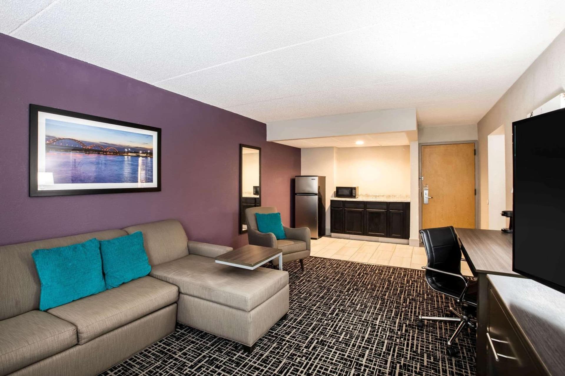 La Quinta Inn by Wyndham Davenport & Conference Center gallery photo in Davenport, IA — image 38