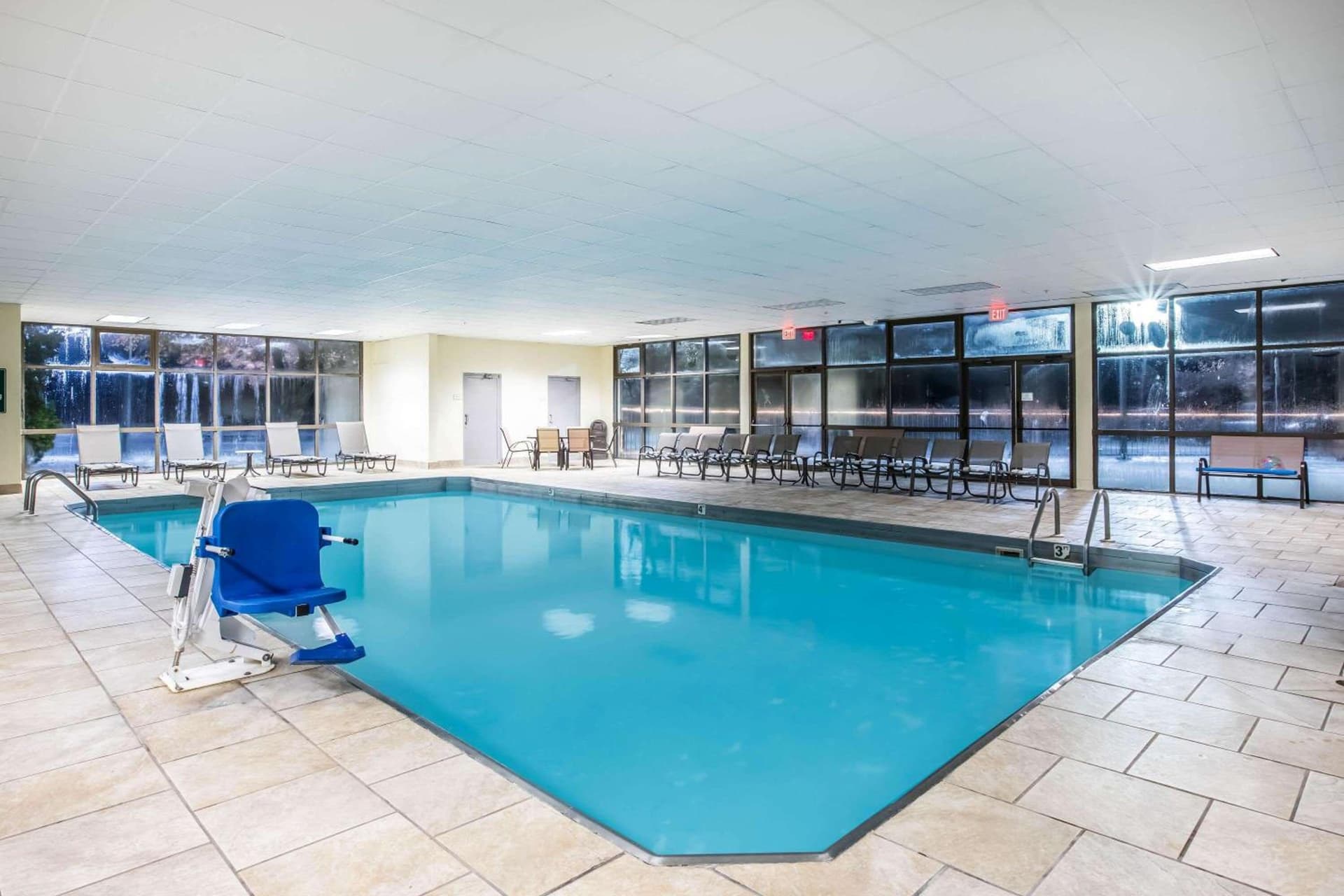 La Quinta Inn by Wyndham Davenport & Conference Center gallery photo in Davenport, IA — image 34