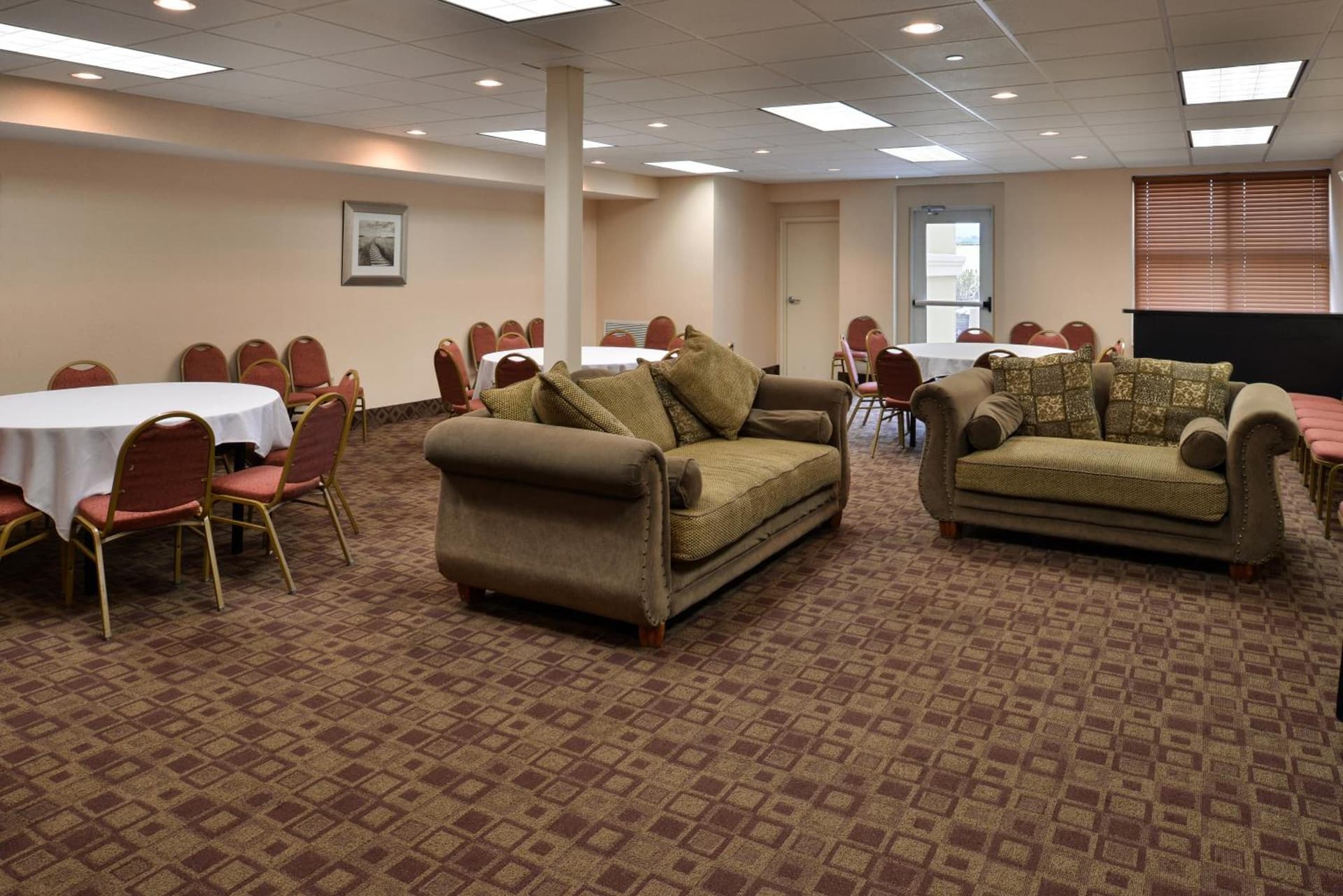 Holiday Inn Martinsburg by IHG gallery photo in Martinsburg, WV — image 48