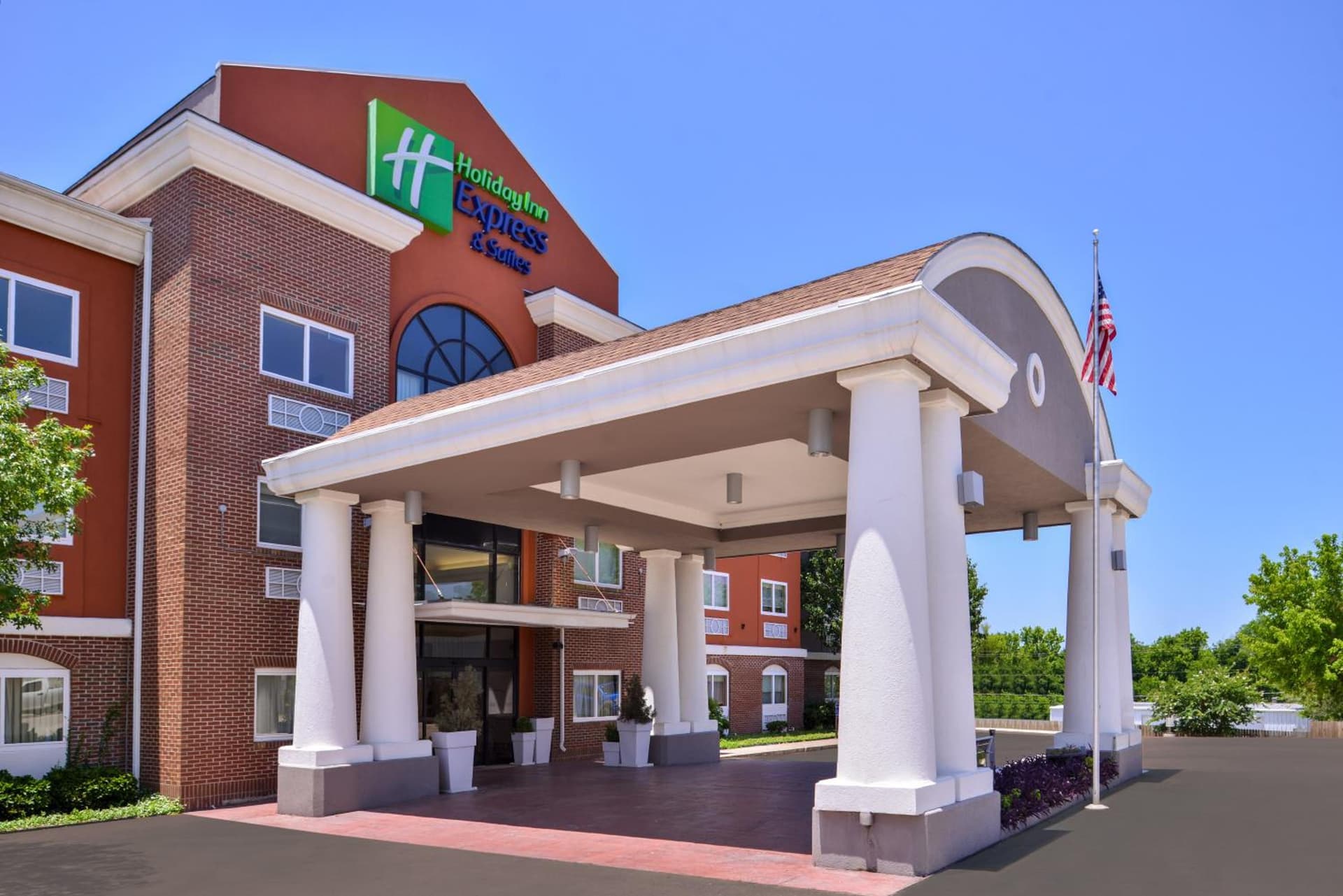 Holiday Inn Express Hotel & Suites Elgin by IHG featured exterior or lobby in Elgin, TX — similar hotel