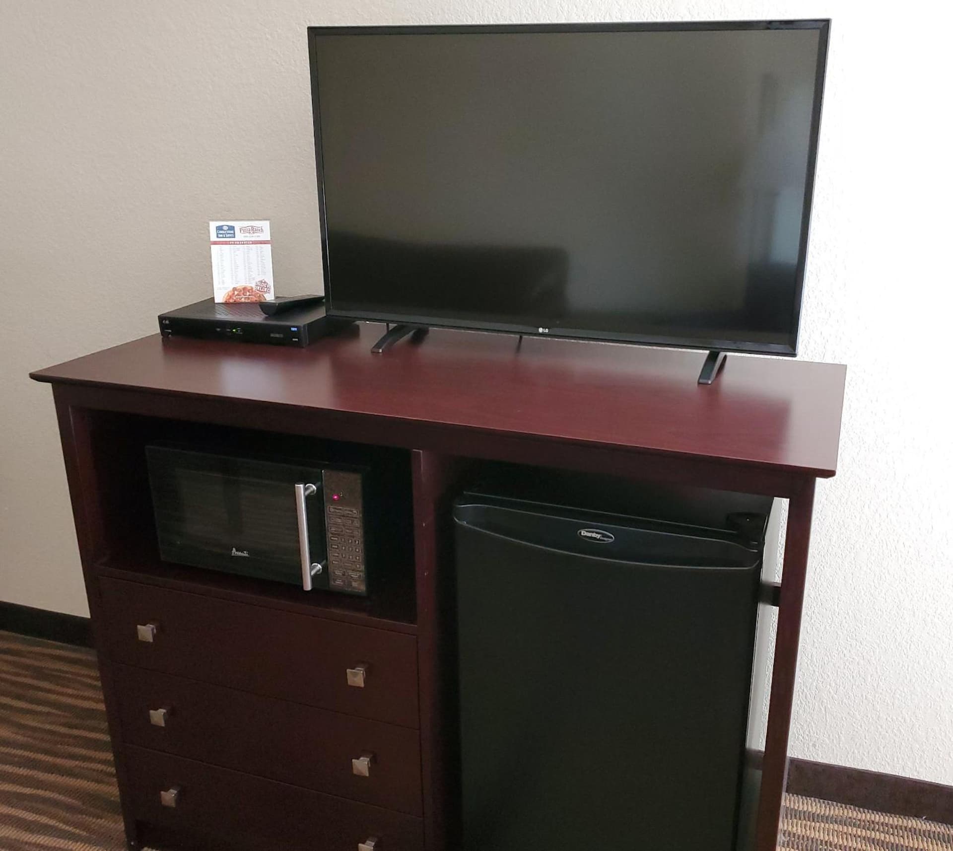 Cobblestone Inn & Suites Maryville interior in Maryville, MO — gallery photo 2